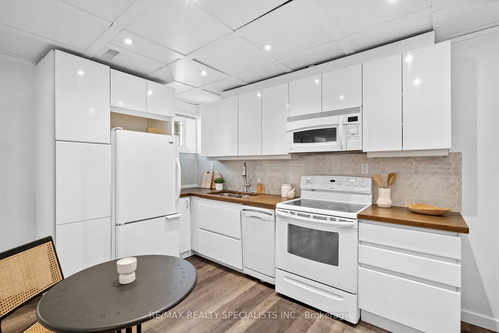 Photo 31 of 159 Hillside Avenue, Etobicoke, Mimico — HOMEH