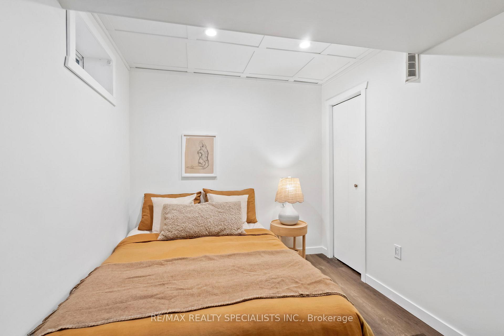 Photo 36 of 159 Hillside Avenue, Etobicoke, Mimico — HOMEH