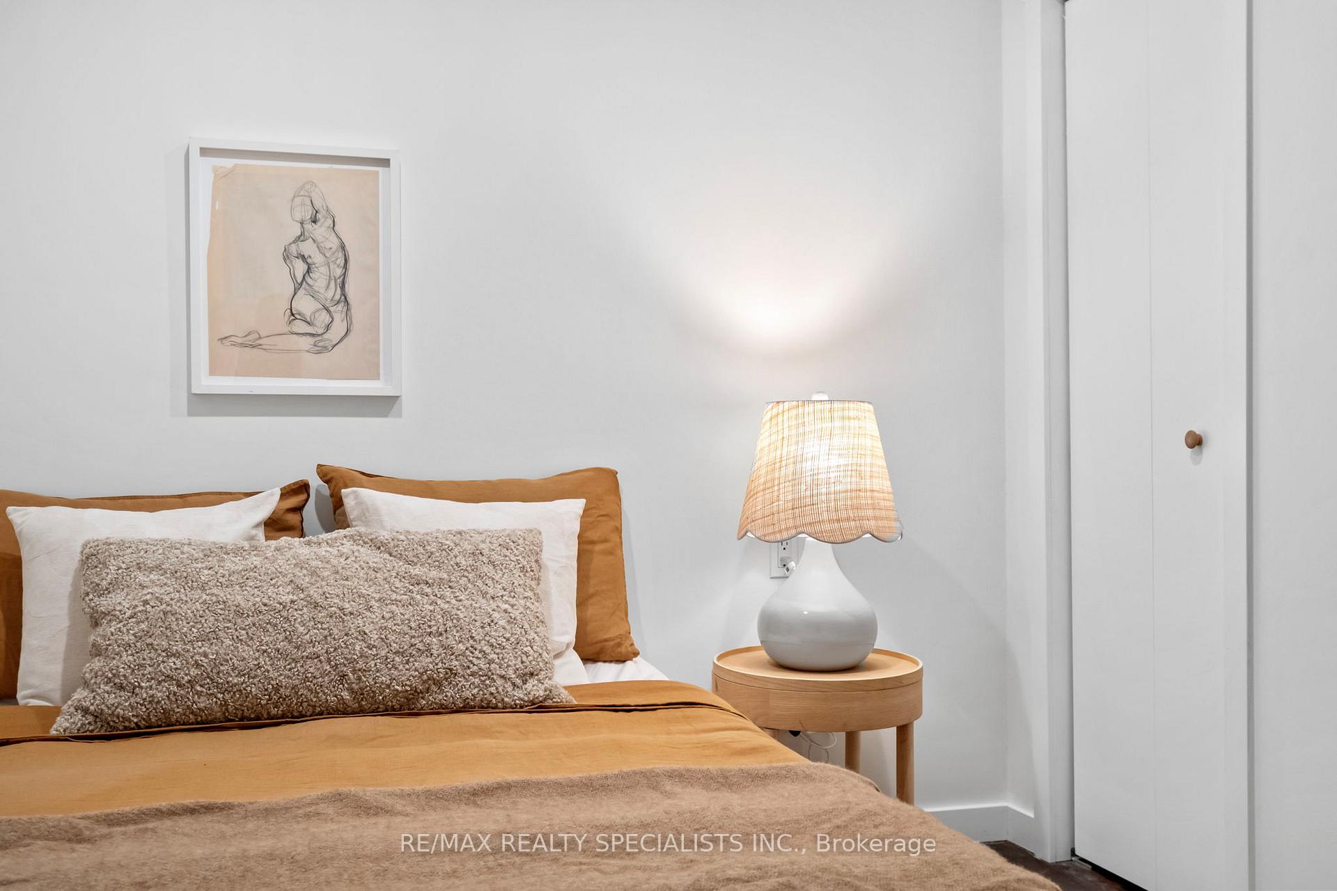 Photo 37 of 159 Hillside Avenue, Etobicoke, Mimico — HOMEH