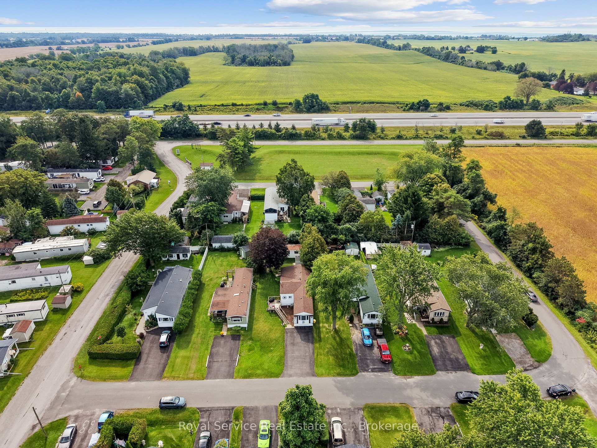 Photo 2 of 204 Lynn Crescent, Hamilton Township, Rural Hamilton — HOMEH