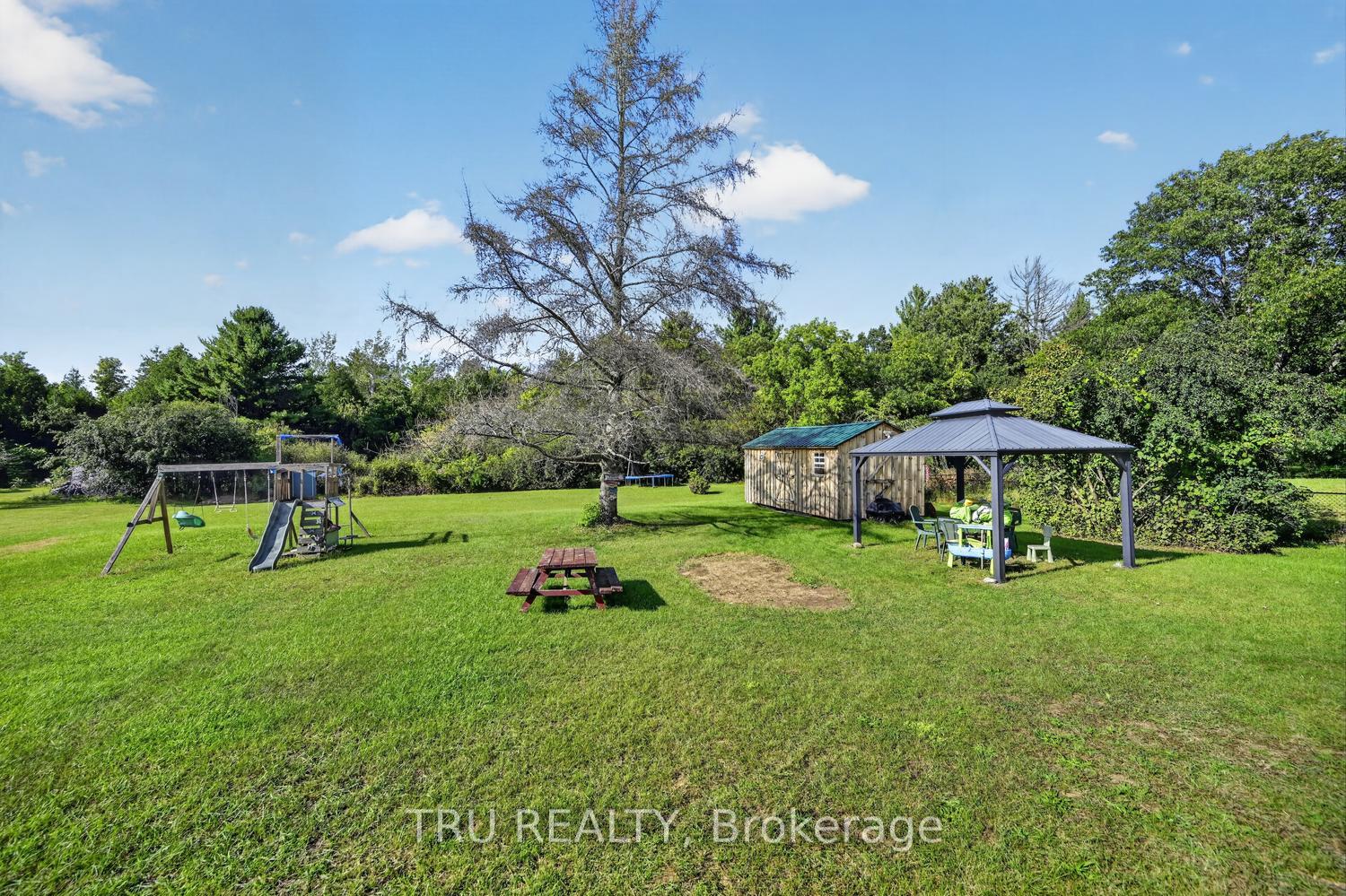 Photo 4 of 4014 Glen Smail Road, Augusta, Augusta Twp — HOMEH