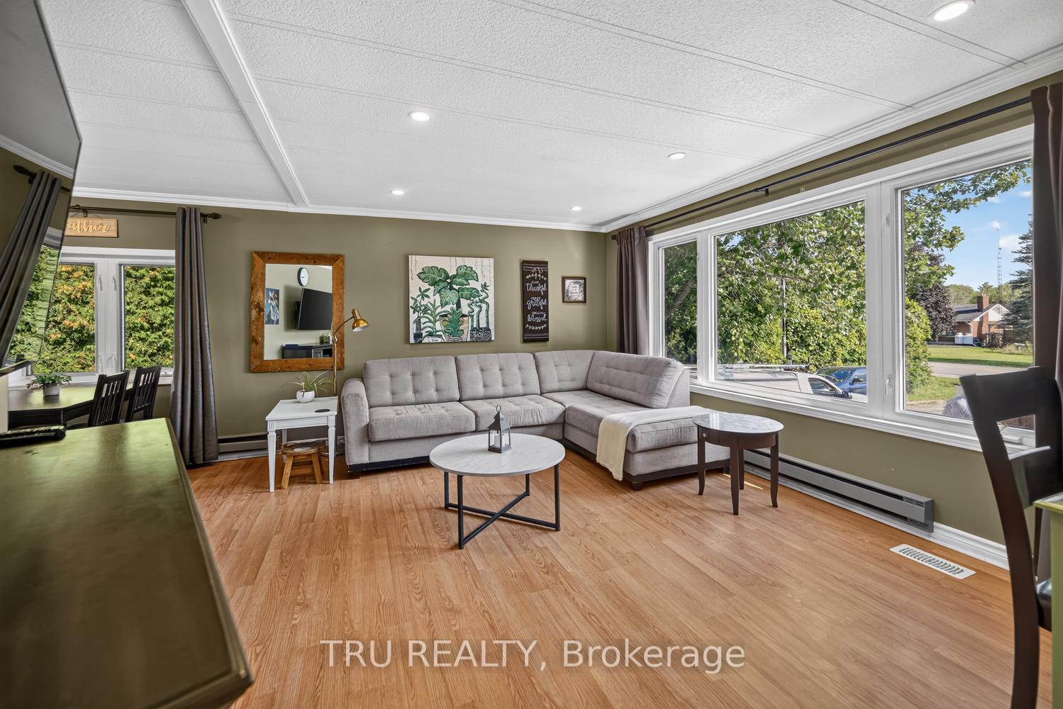 Photo 10 of 4014 Glen Smail Road, Augusta, Augusta Twp — HOMEH