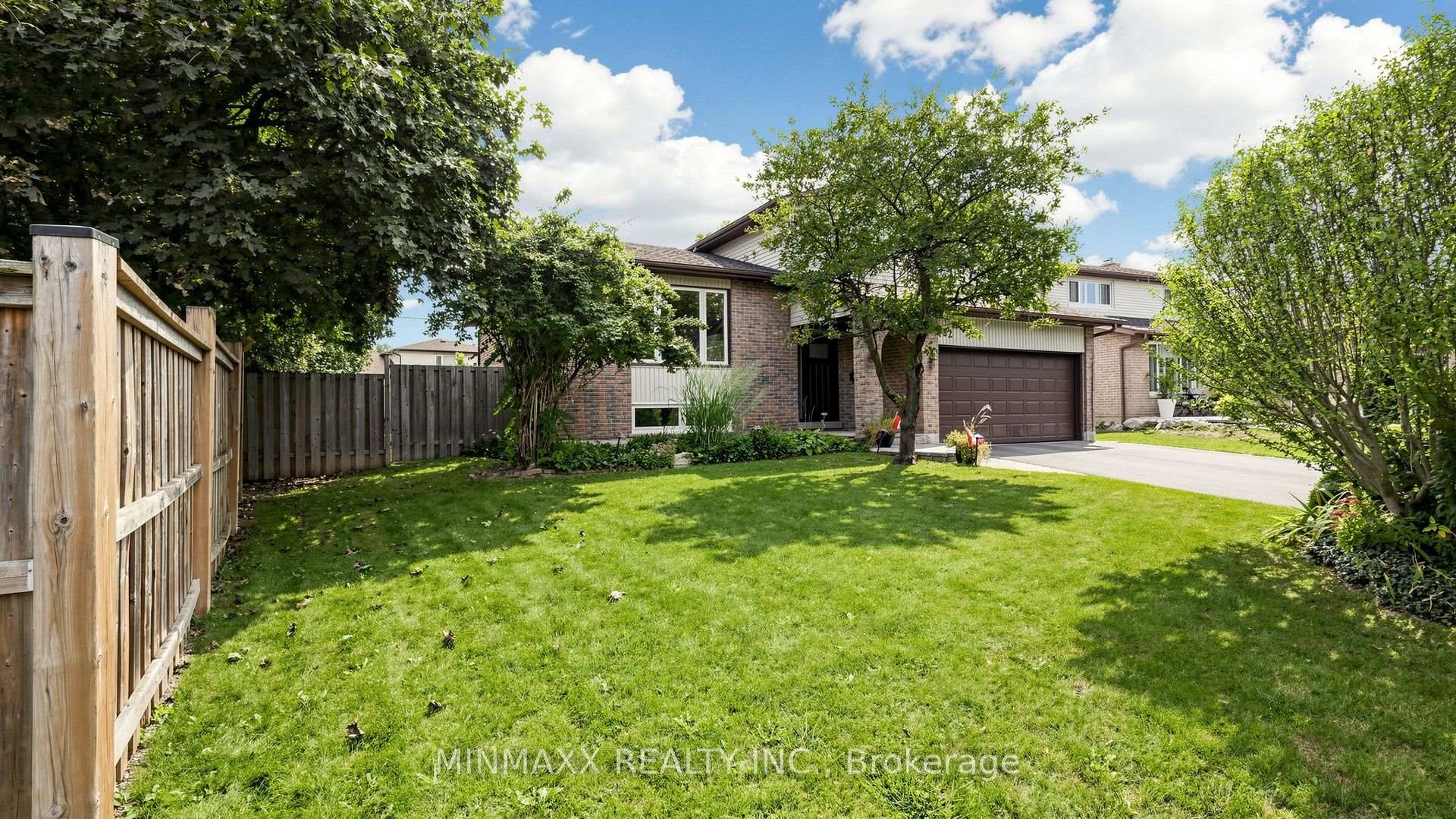 Photo 2 of 482 Gowland Crescent, Milton, Timberlea — HOMEH