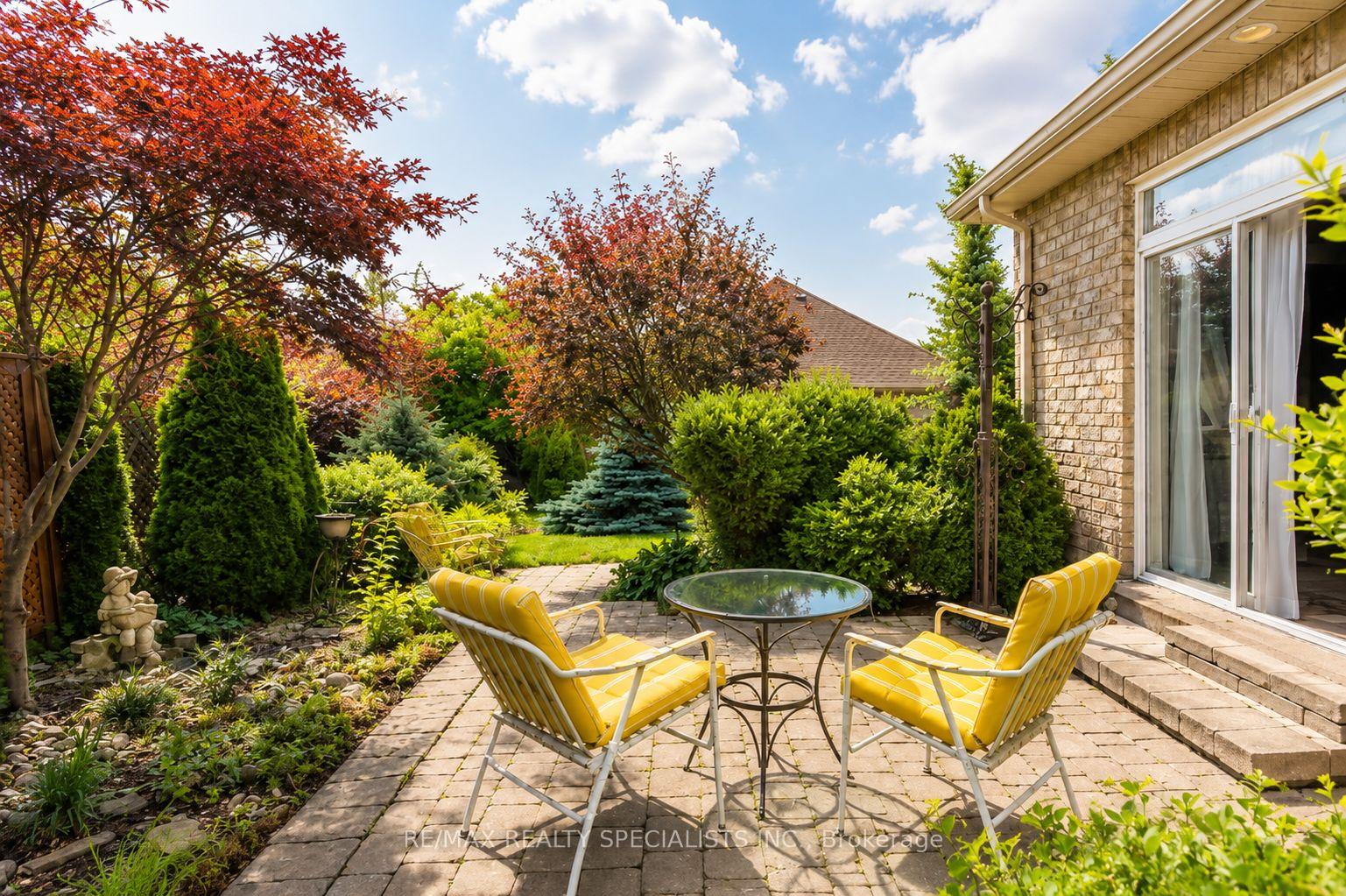 Photo 4 of 61 Jones Crescent, Tillsonburg — HOMEH