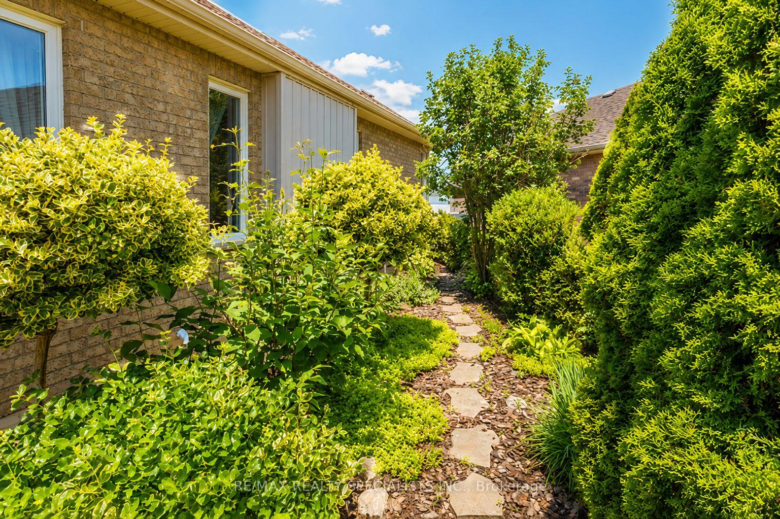Photo 6 of 61 Jones Crescent, Tillsonburg — HOMEH
