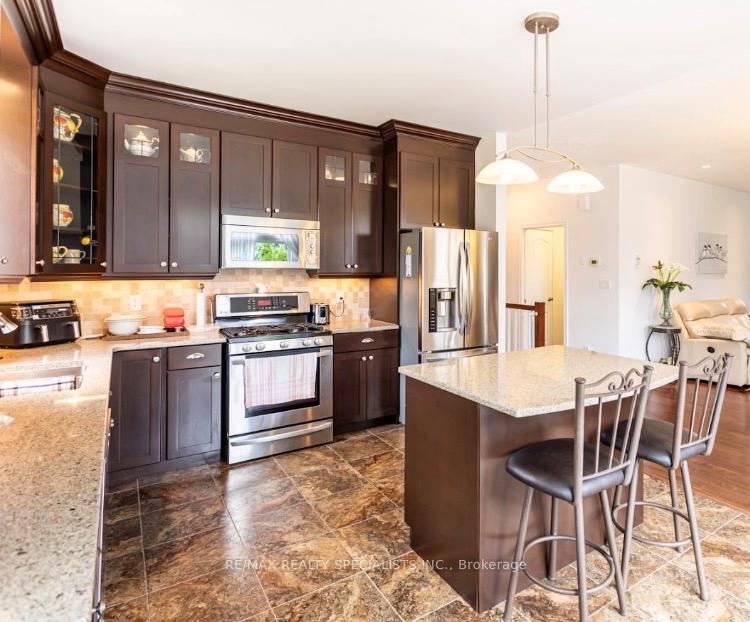 Photo 12 of 61 Jones Crescent, Tillsonburg — HOMEH