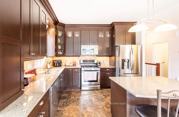 Photo 16 of 61 Jones Crescent, Tillsonburg — HOMEH