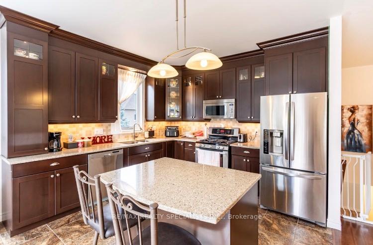 Photo 17 of 61 Jones Crescent, Tillsonburg — HOMEH