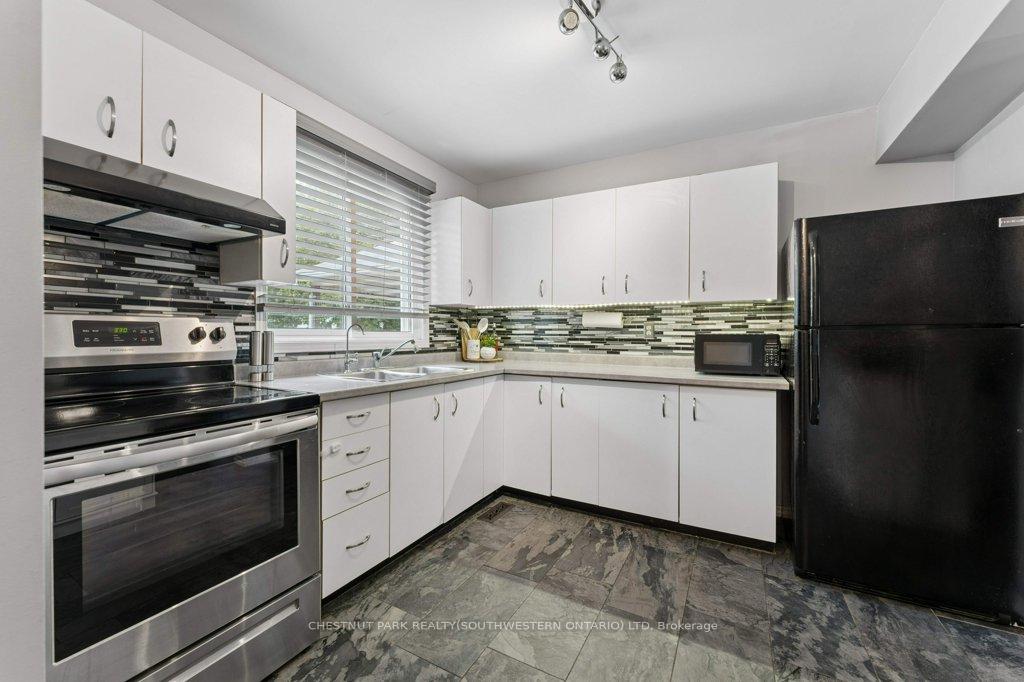 Photo 9 of Unit 4, 255 Northlake Drive, Waterloo, North Lakeshore — HOMEH