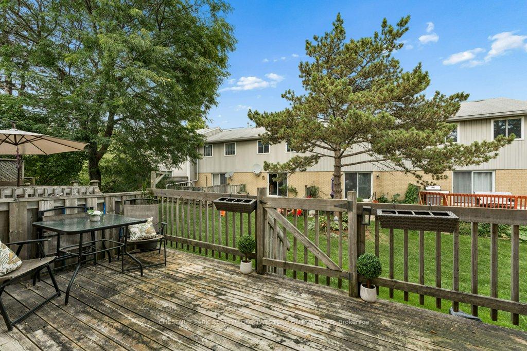 Photo 29 of Unit 4, 255 Northlake Drive, Waterloo, North Lakeshore — HOMEH