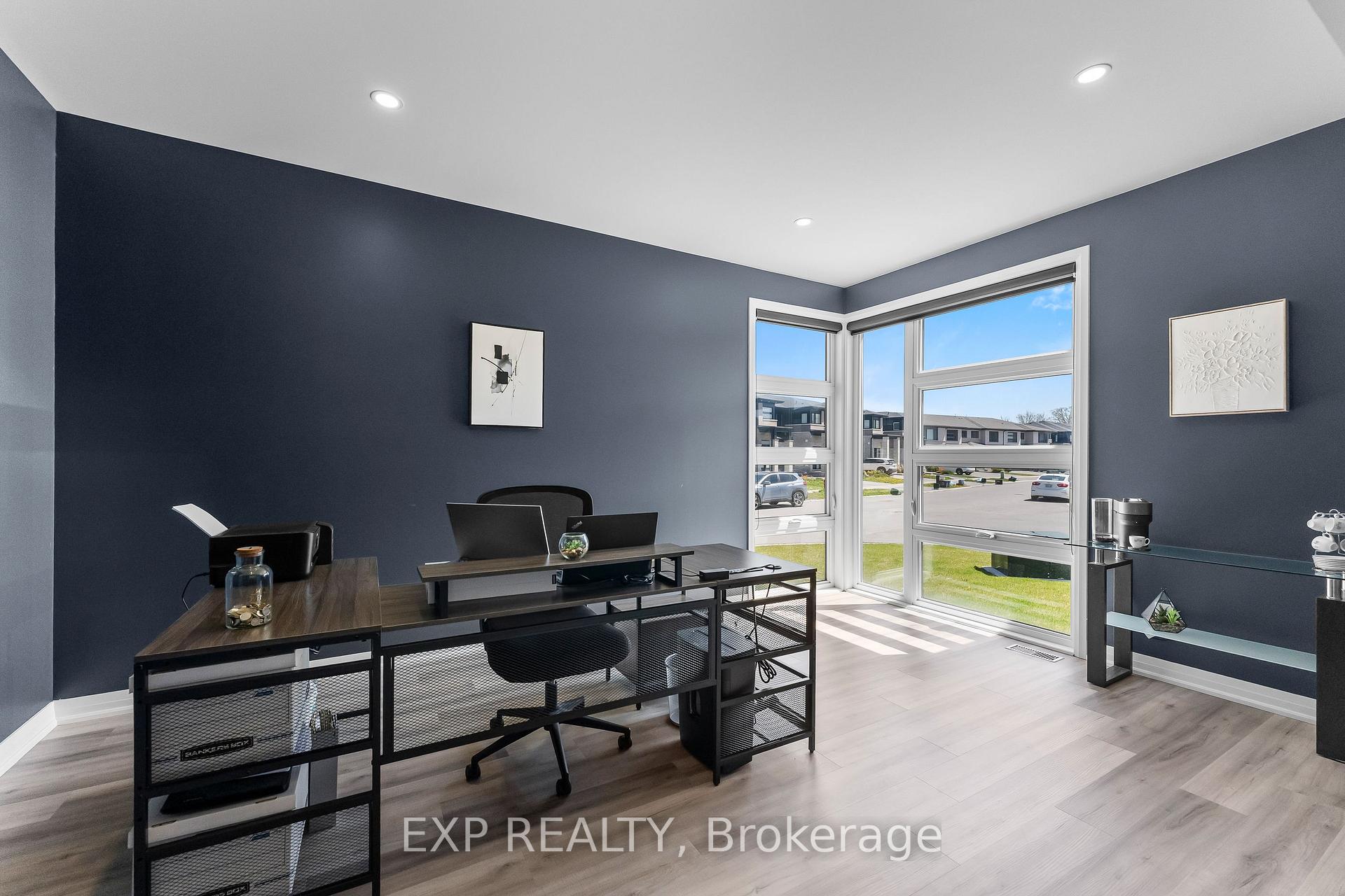 Photo 6 of 7365 Jonathan Drive, Niagara Falls, Brown — HOMEH