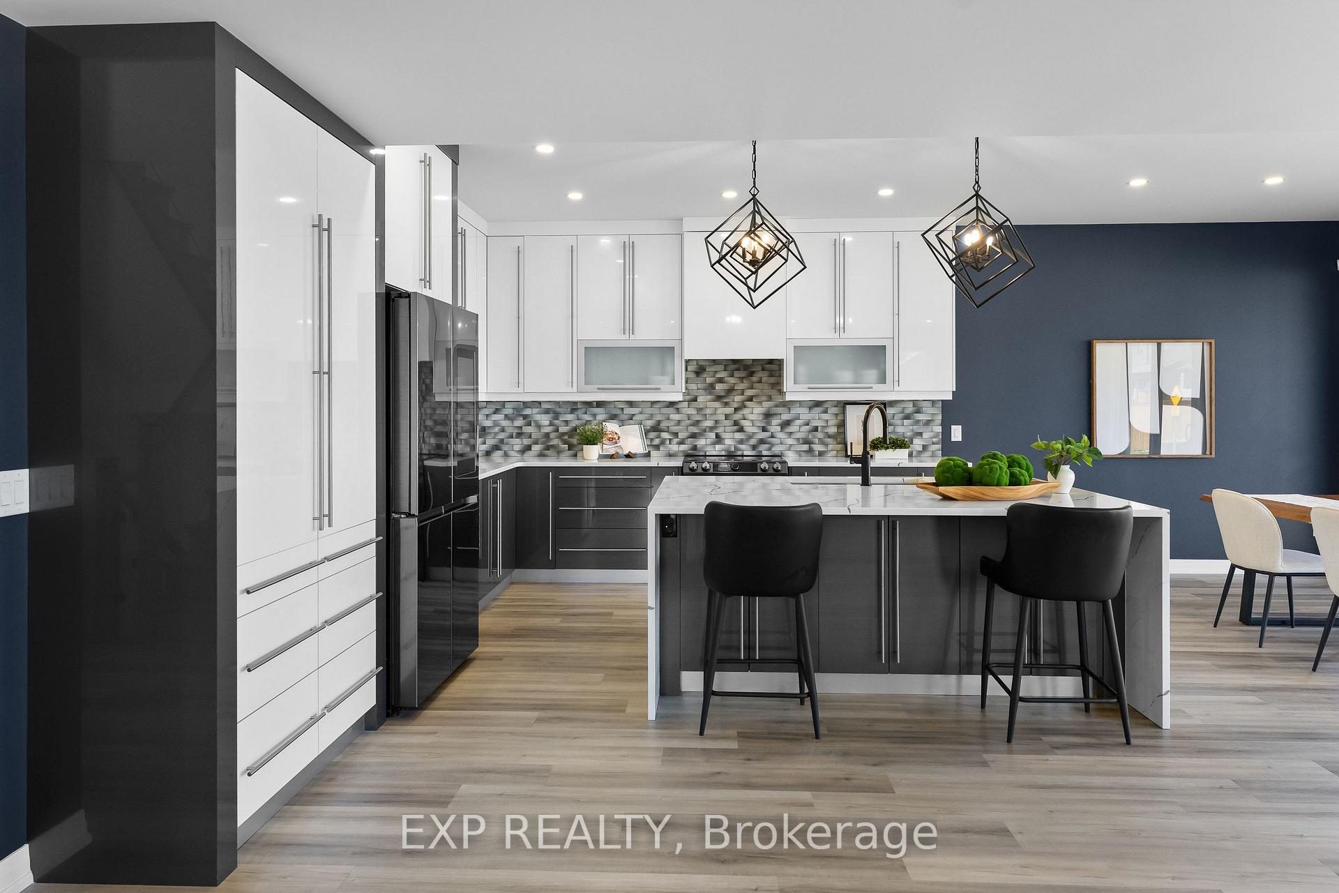 Photo 8 of 7365 Jonathan Drive, Niagara Falls, Brown — HOMEH