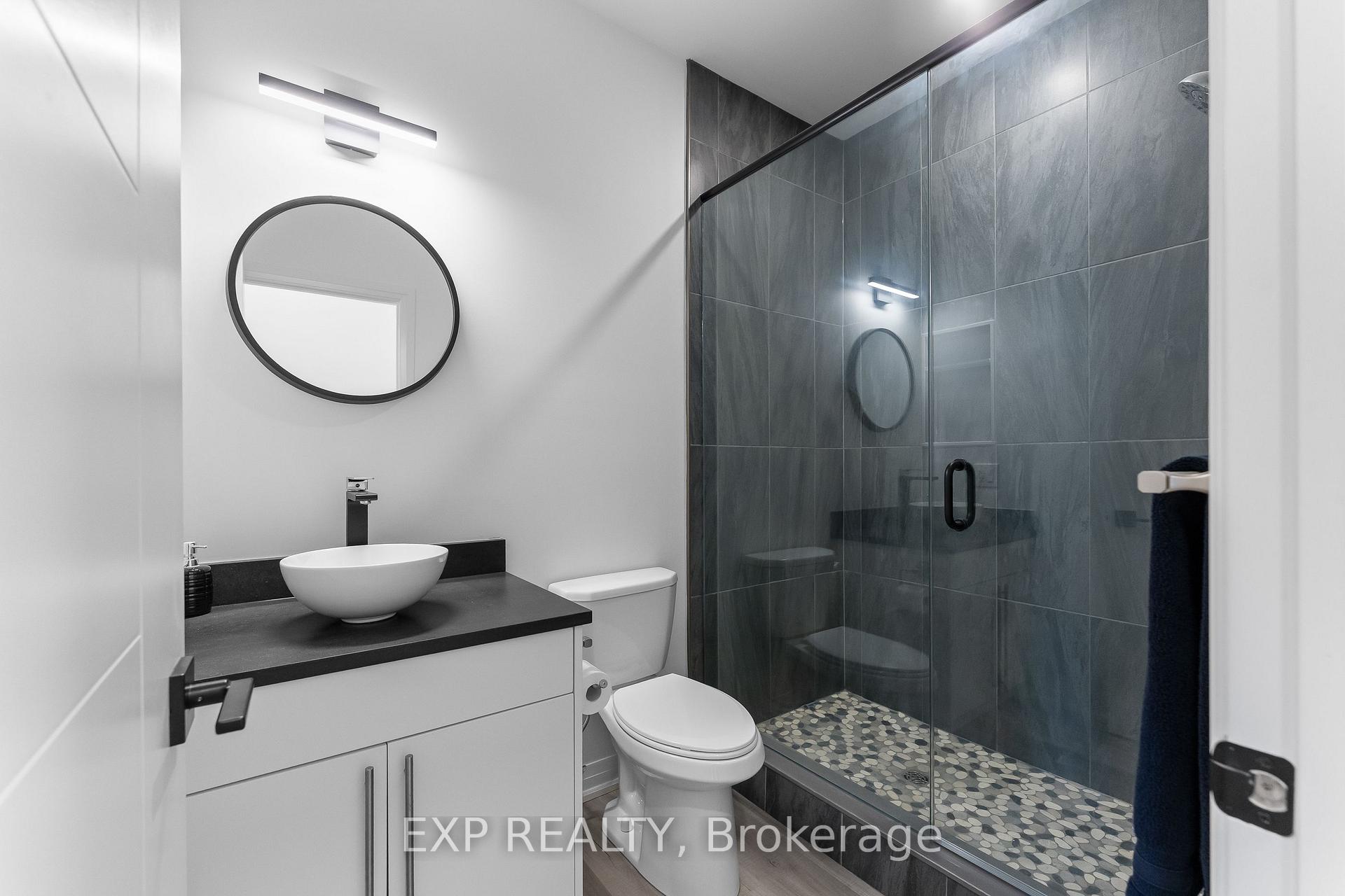 Photo 16 of 7365 Jonathan Drive, Niagara Falls, Brown — HOMEH