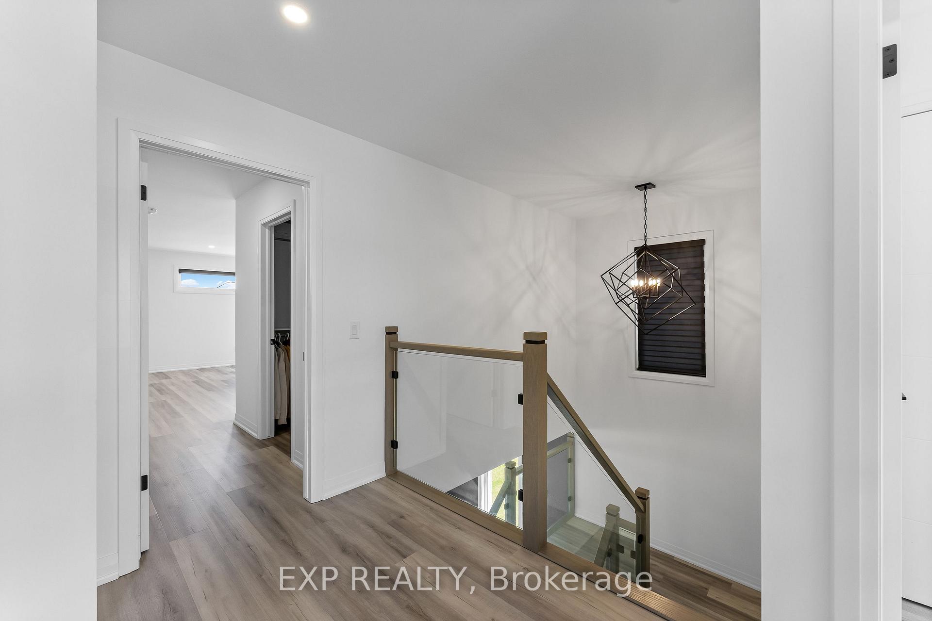 Photo 19 of 7365 Jonathan Drive, Niagara Falls, Brown — HOMEH