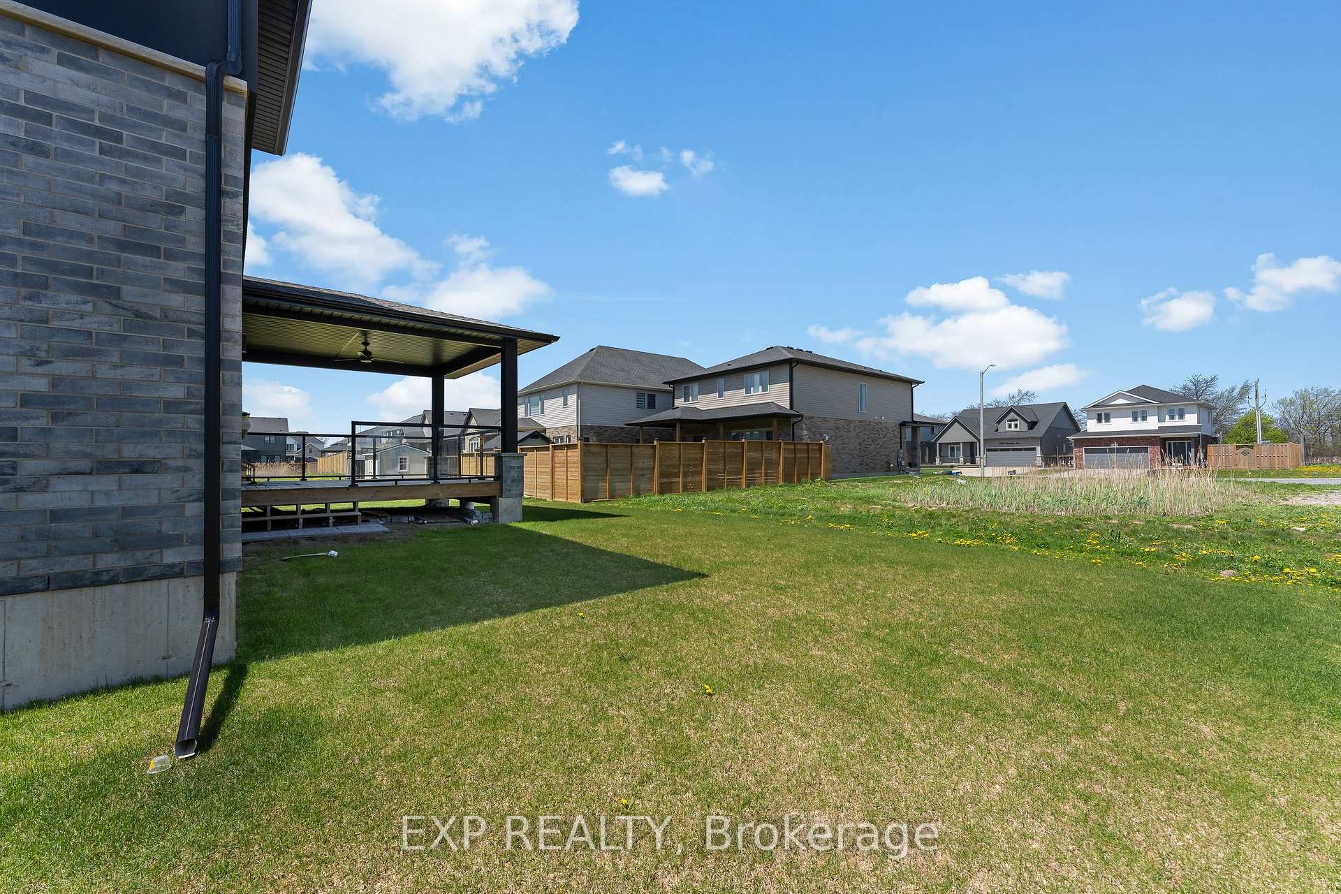 Photo 37 of 7365 Jonathan Drive, Niagara Falls, Brown — HOMEH