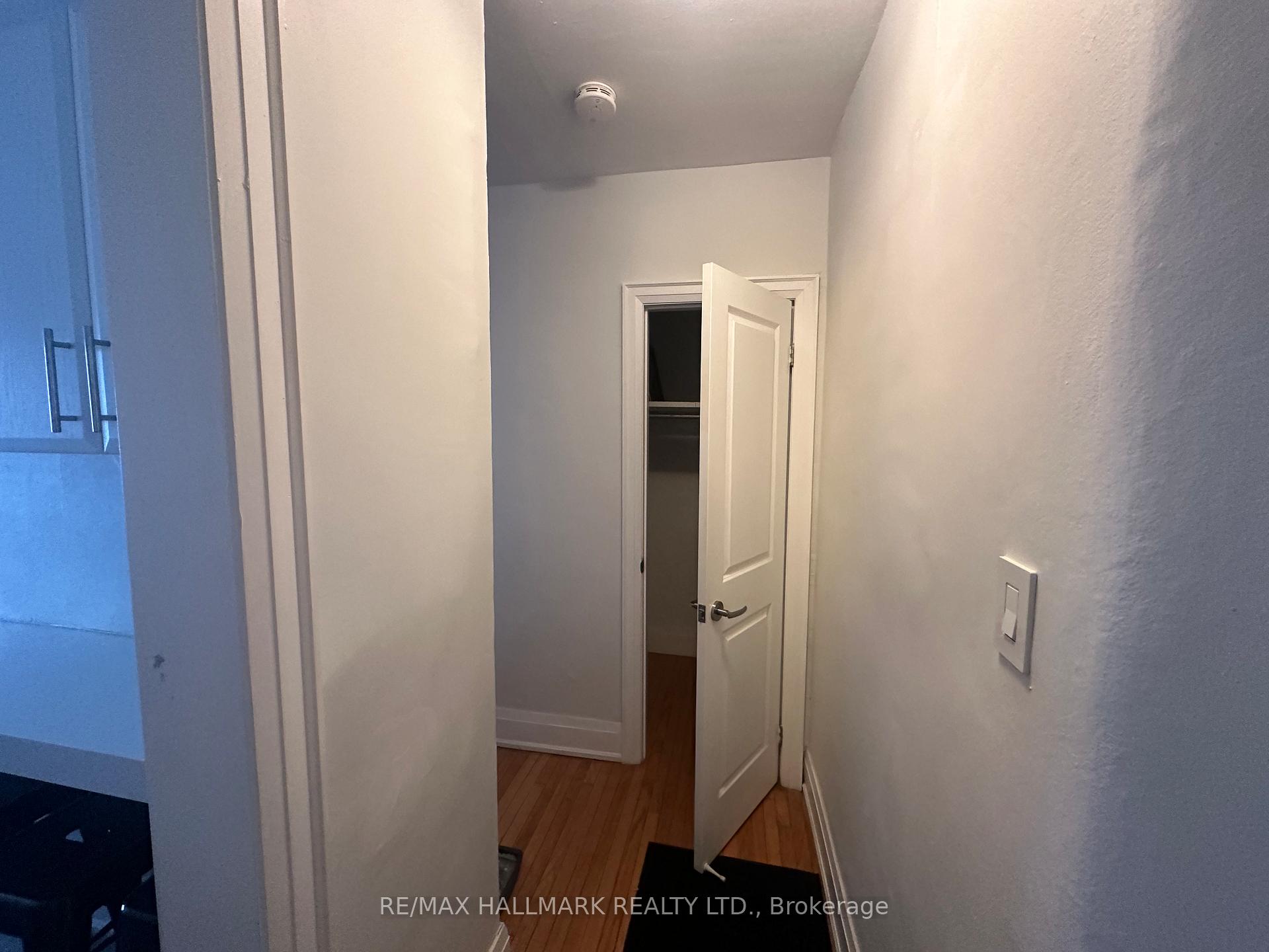 Photo 4 of Unit 9, 595 St Clair Avenue W, Toronto, Wychwood — HOMEH