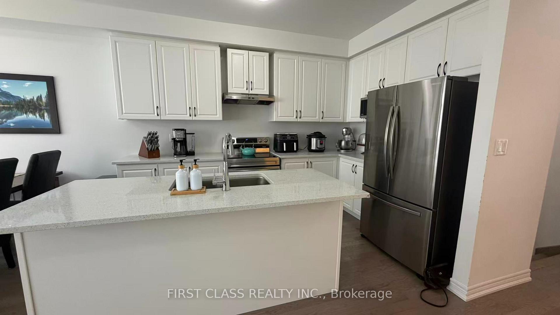 Photo 13 of 9 Milady Crescent, Barrie, Rural Barrie Southeast — HOMEH