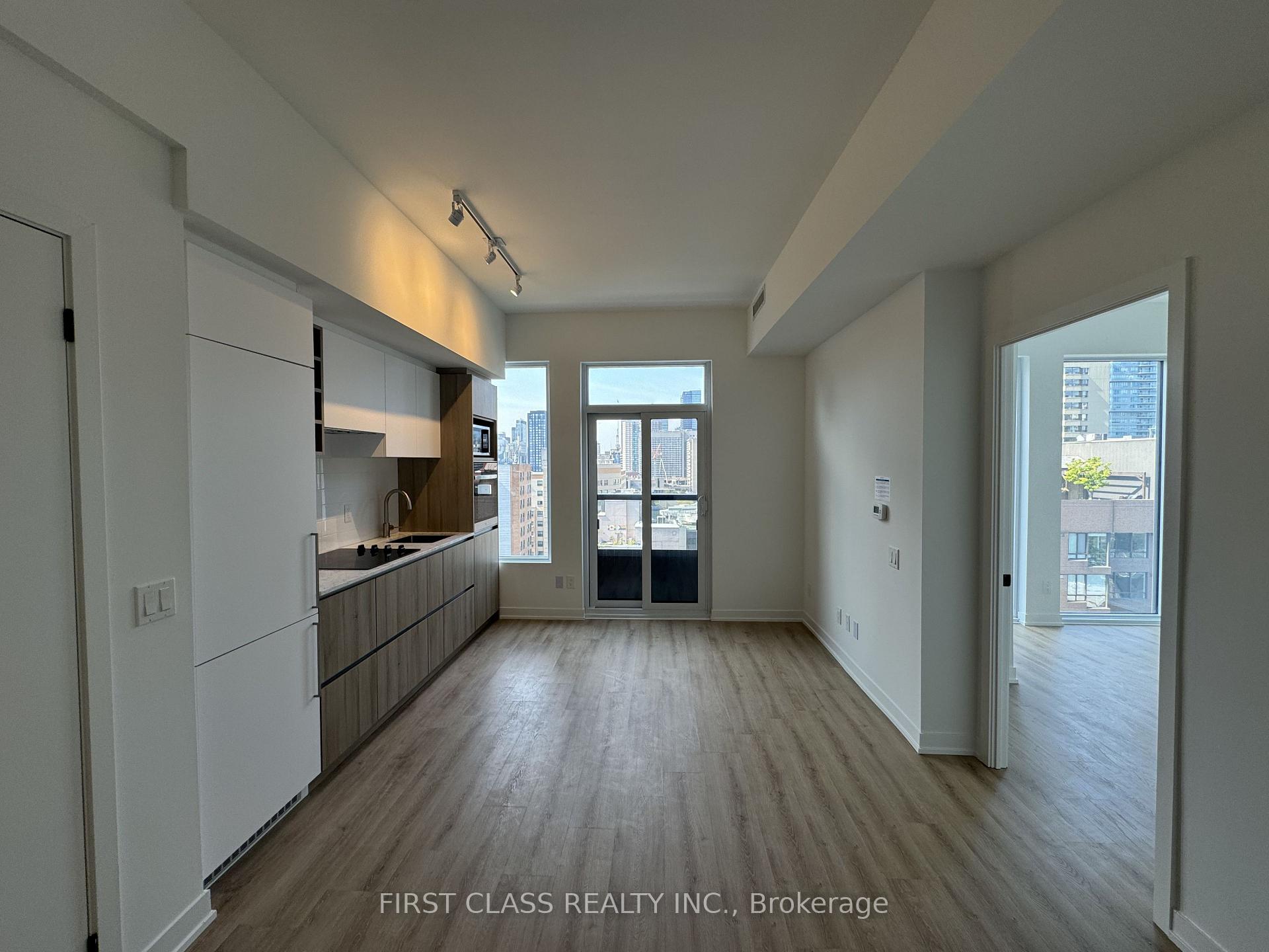 Photo 2 of 319 Jarvis Street, Toronto, Niagara — HOMEH