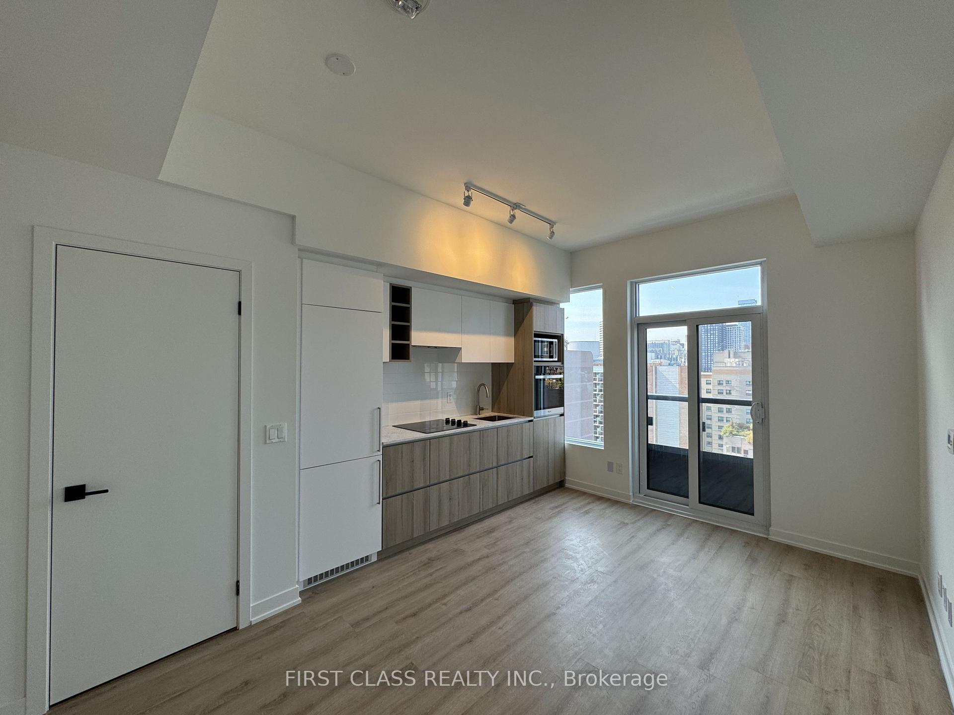 Photo 3 of 319 Jarvis Street, Toronto, Niagara — HOMEH
