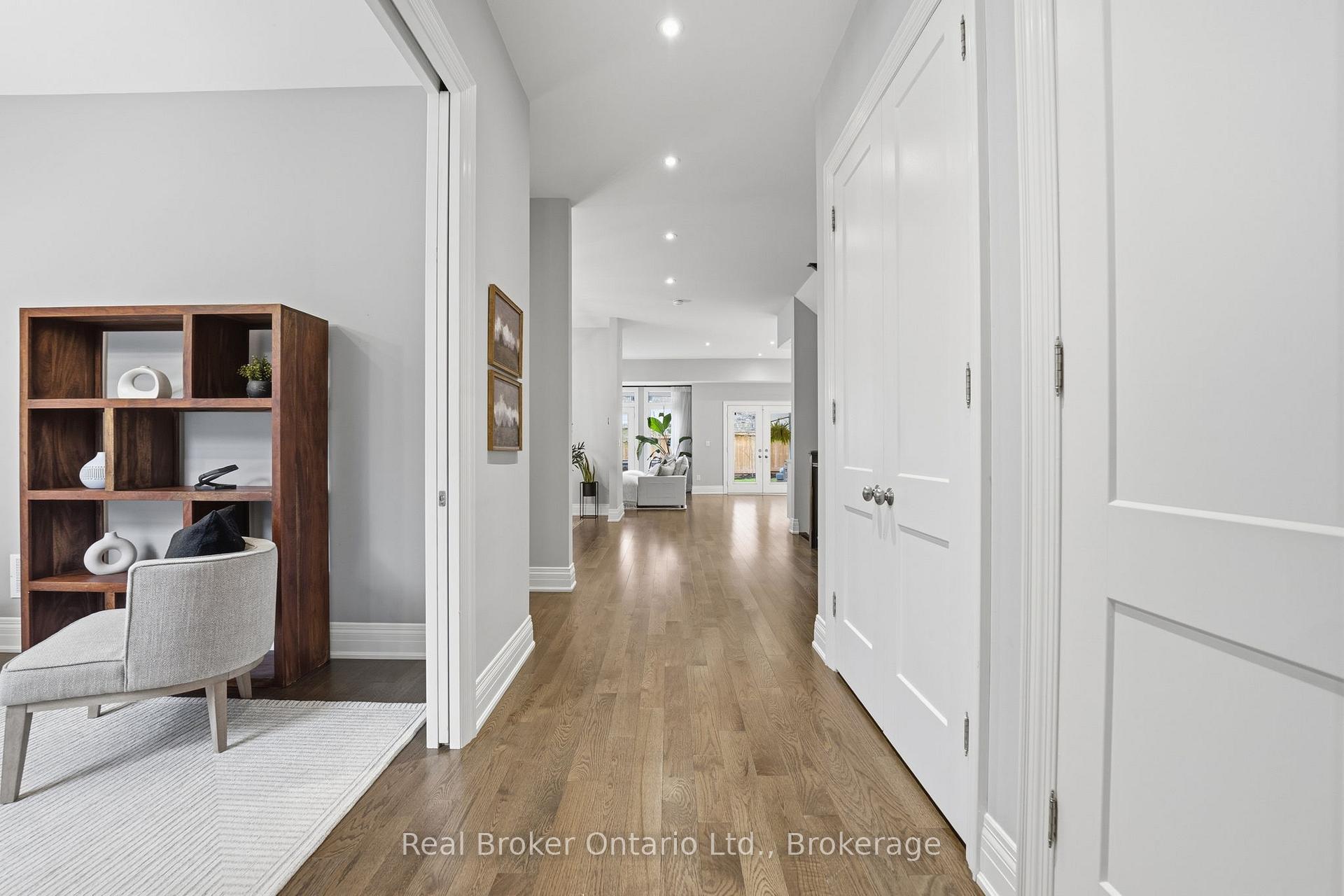 Photo 3 of 2541 Kate Common, Oakville, Bronte — HOMEH