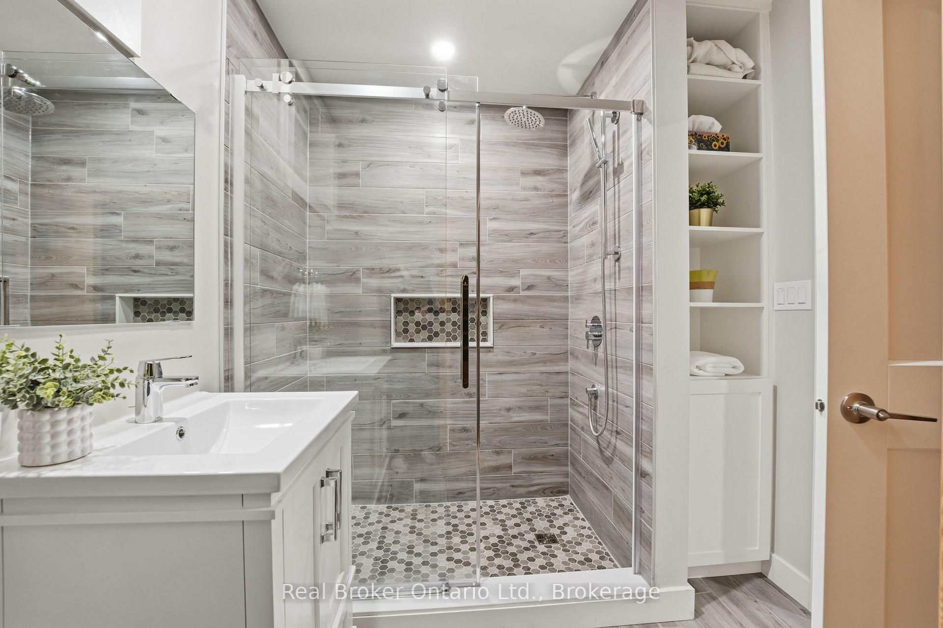 Photo 40 of 2541 Kate Common, Oakville, Bronte — HOMEH