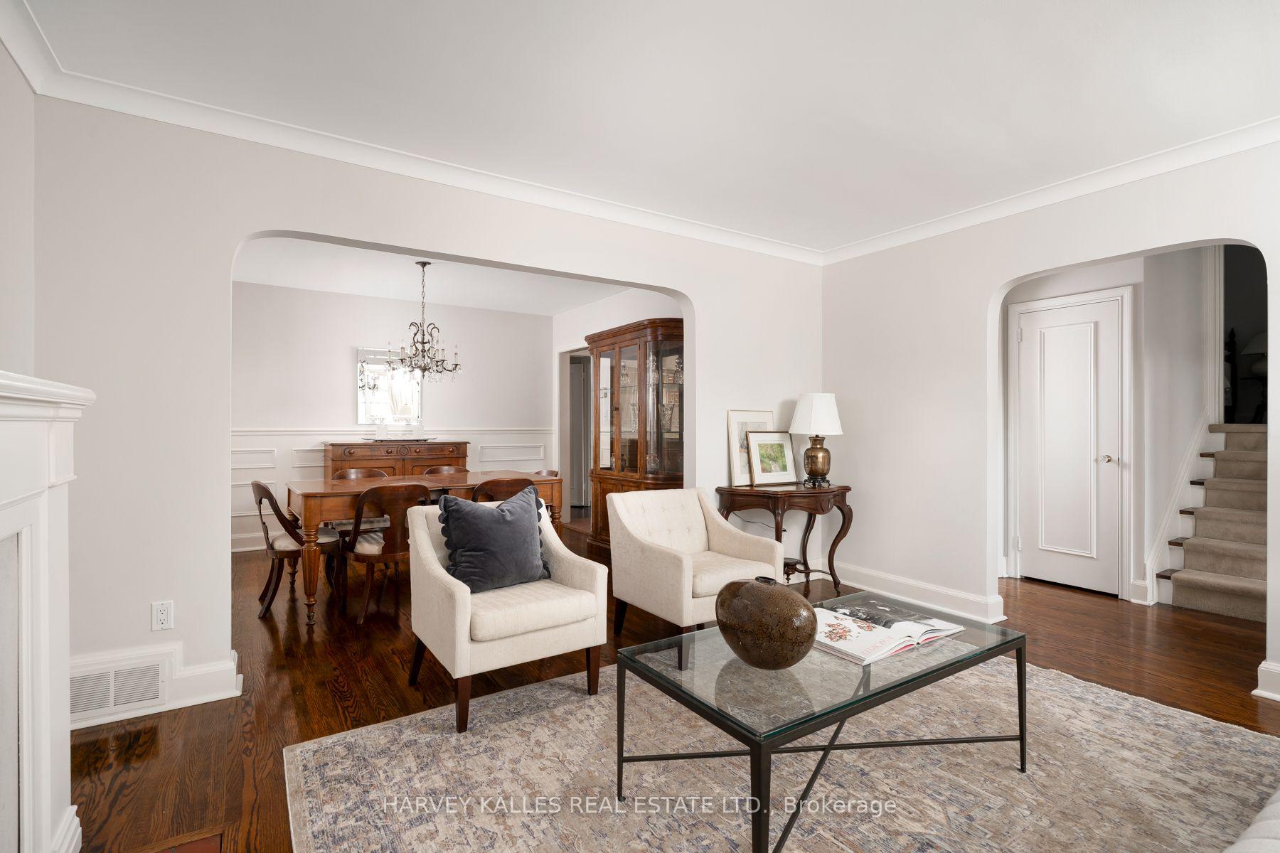 Photo 7 of 4 Athlone Drive, Etobicoke, Stonegate-Queensway — HOMEH