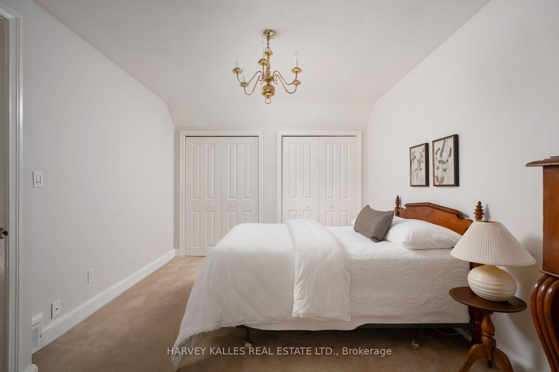 Photo 15 of 4 Athlone Drive, Etobicoke, Stonegate-Queensway — HOMEH