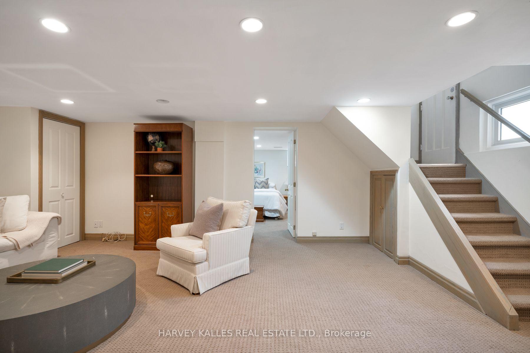 Photo 18 of 4 Athlone Drive, Etobicoke, Stonegate-Queensway — HOMEH