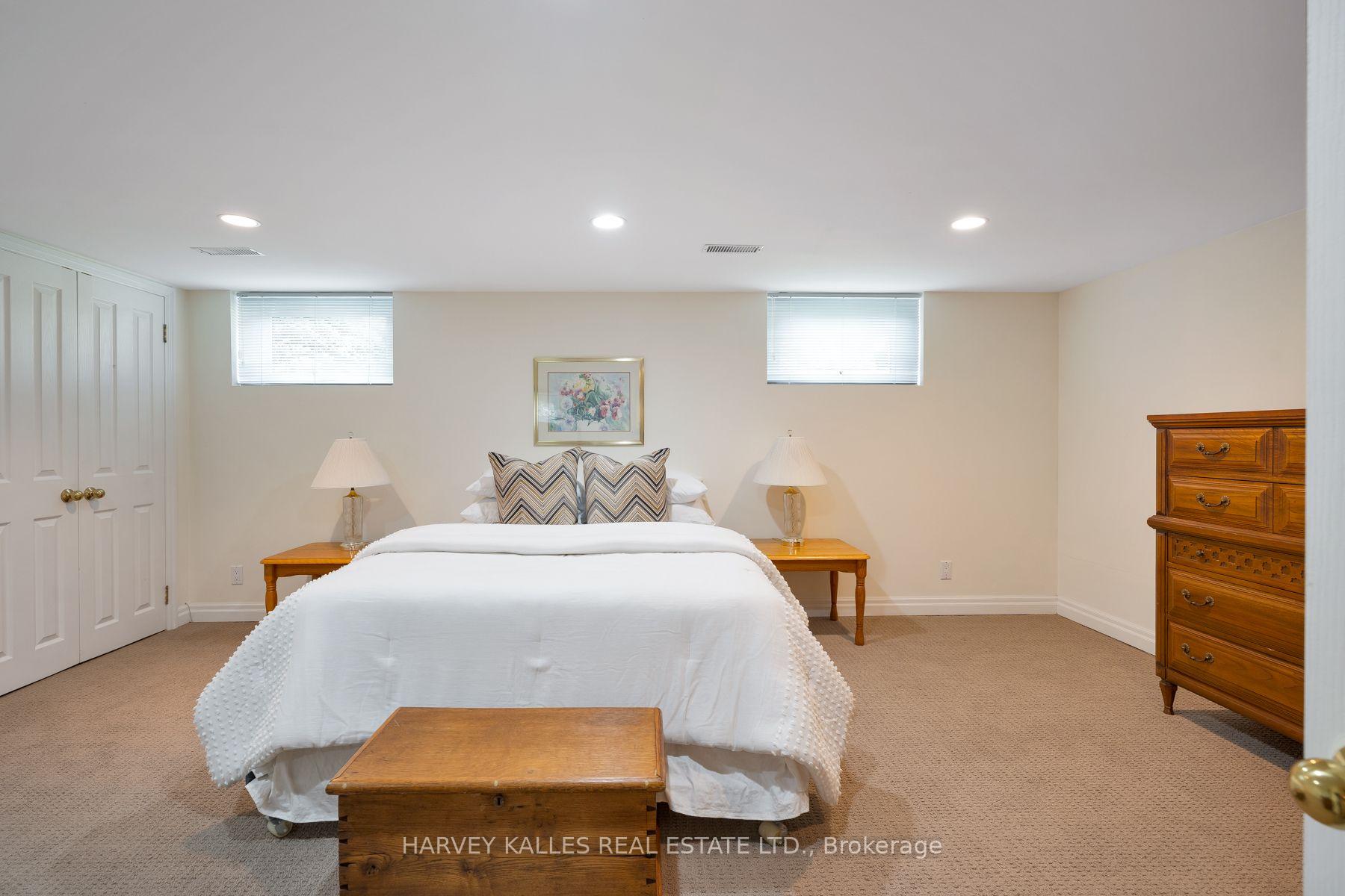Photo 19 of 4 Athlone Drive, Etobicoke, Stonegate-Queensway — HOMEH