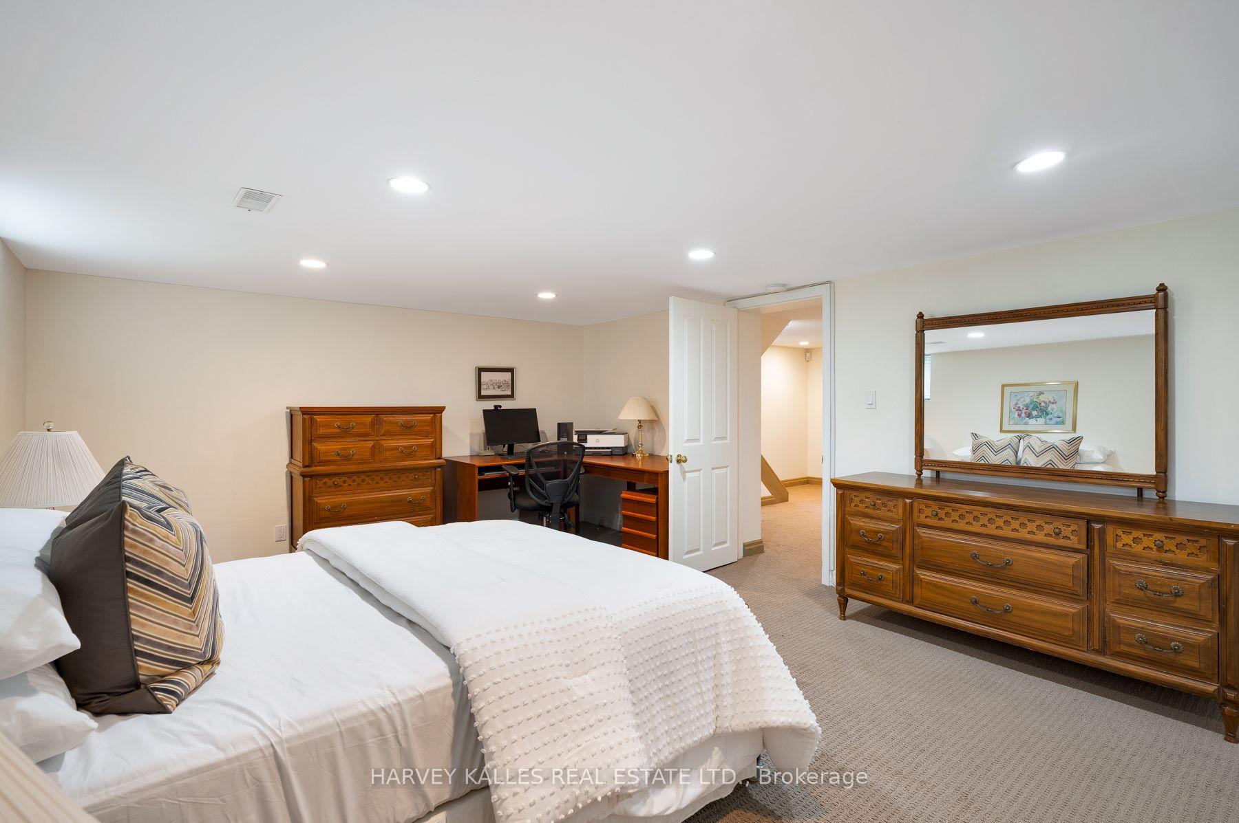 Photo 21 of 4 Athlone Drive, Etobicoke, Stonegate-Queensway — HOMEH
