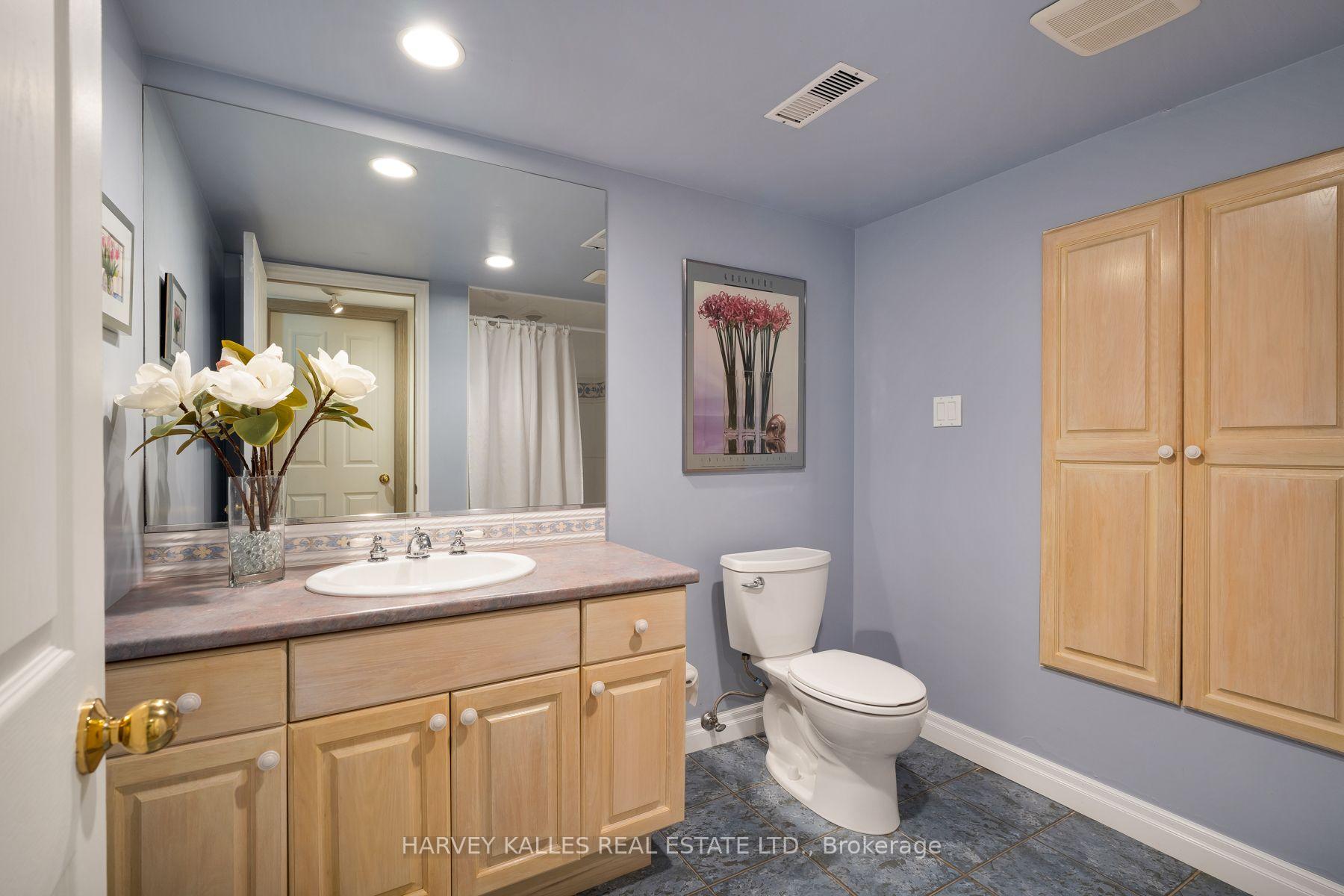 Photo 22 of 4 Athlone Drive, Etobicoke, Stonegate-Queensway — HOMEH