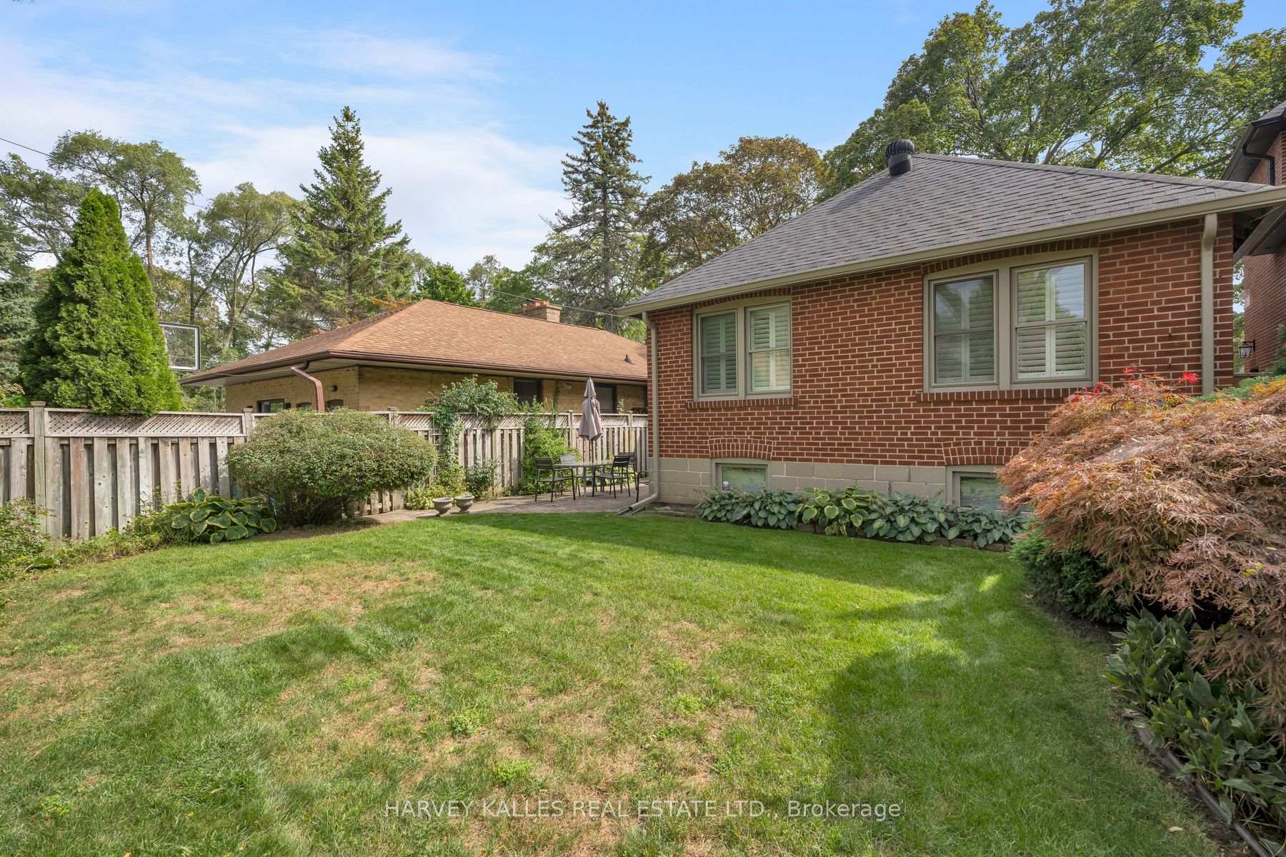 Photo 24 of 4 Athlone Drive, Etobicoke, Stonegate-Queensway — HOMEH