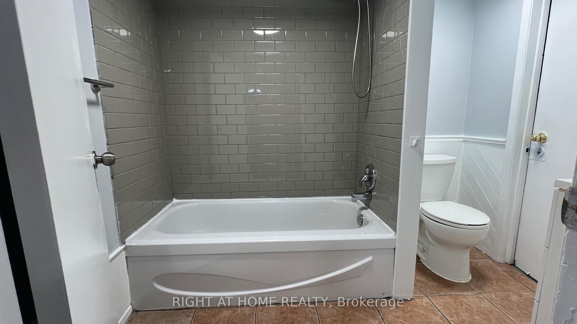 Photo 3 of Unit Basement, 32 Throncroft Crescent, Ajax, South East — HOMEH