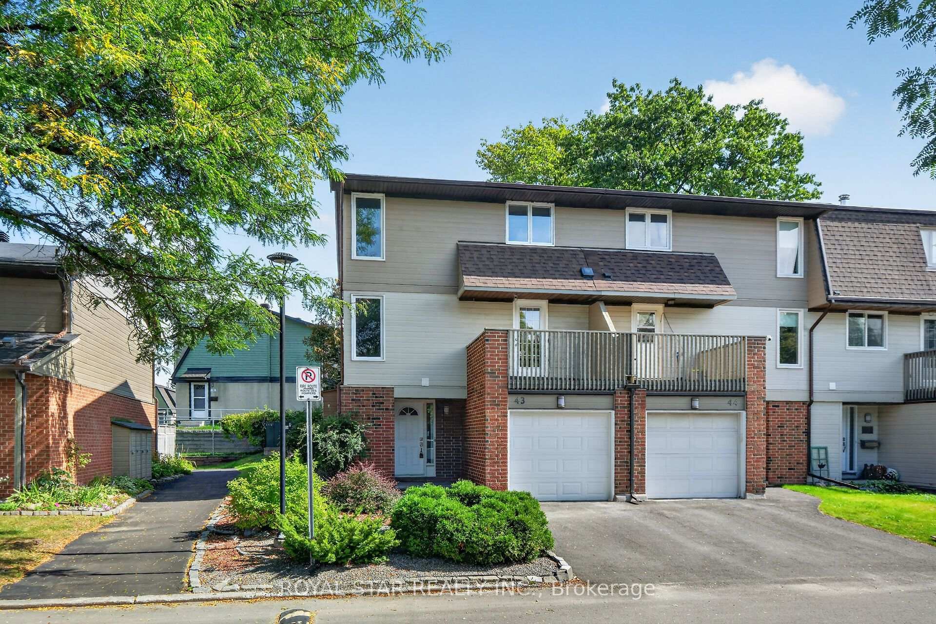 Photo 3 of Unit 207, 3205 Uplands Drive, Ottawa, Hunt Club Woods — HOMEH