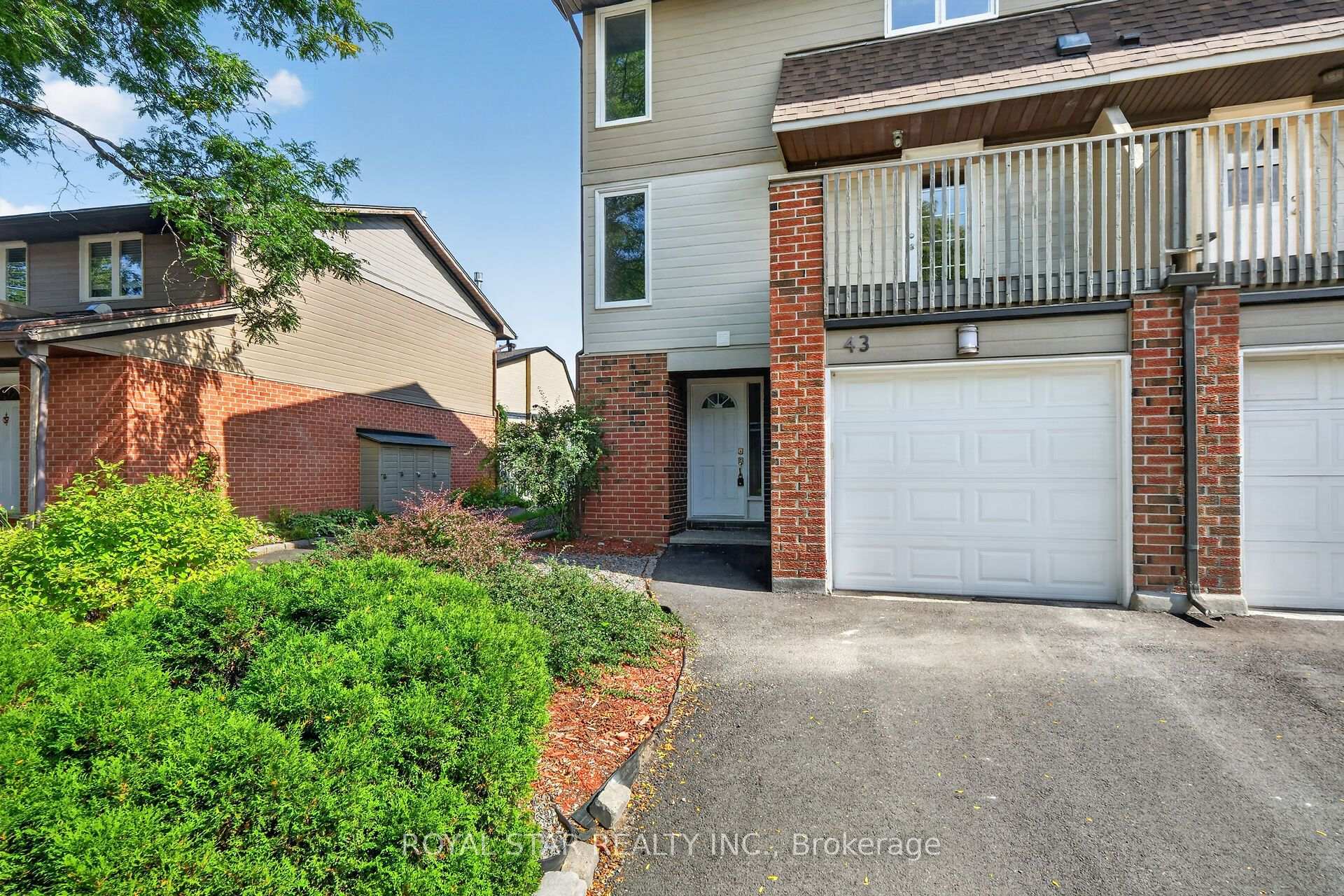 Photo 4 of Unit 207, 3205 Uplands Drive, Ottawa, Hunt Club Woods — HOMEH