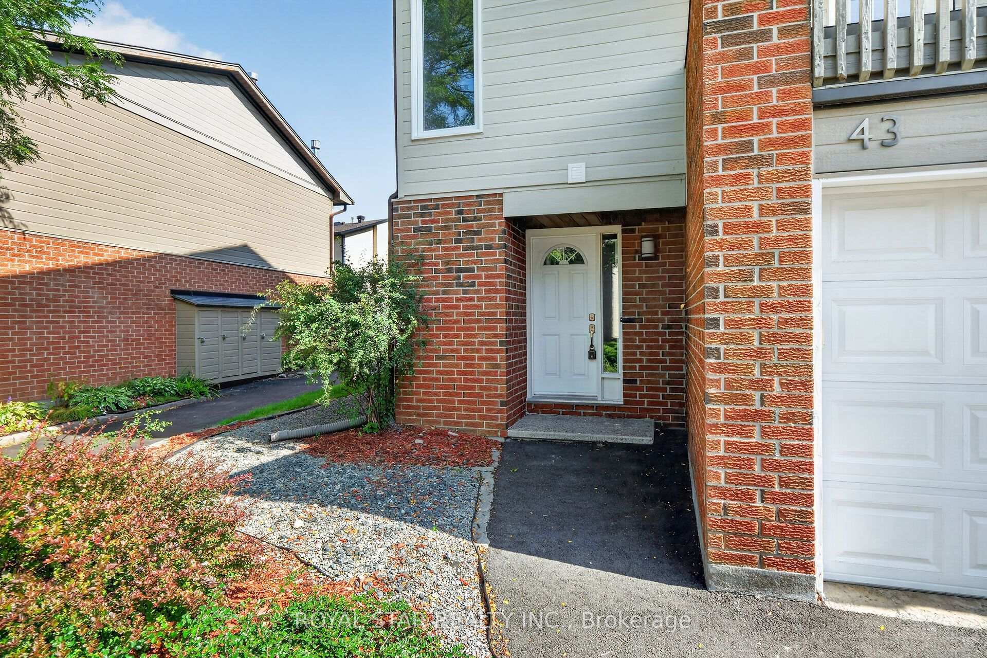 Photo 5 of Unit 207, 3205 Uplands Drive, Ottawa, Hunt Club Woods — HOMEH