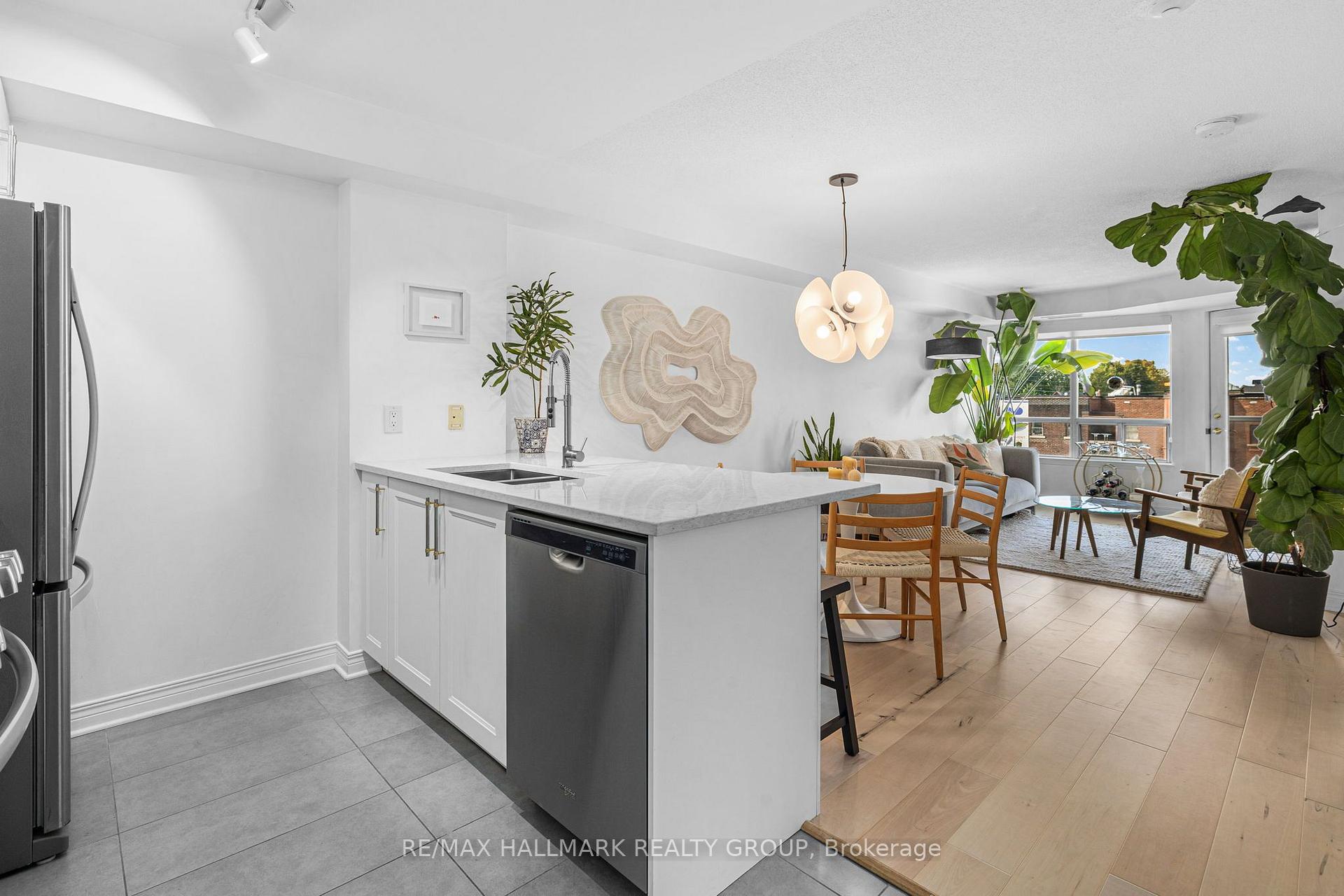 Photo 3 of Unit 511, 429 Somerset Street W, Ottawa, Ottawa Centre — HOMEH