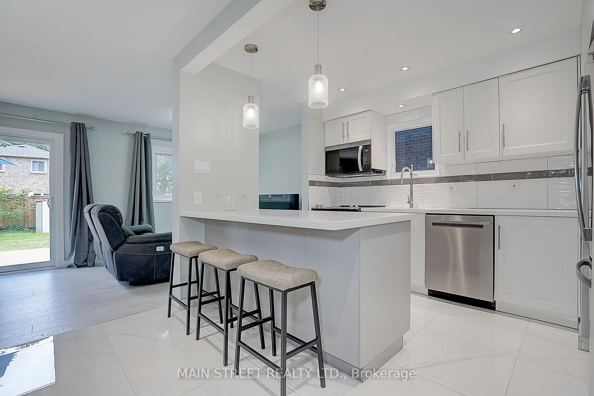 Photo 6 of 59 Stockbridge Crescent, Ajax, Central West — HOMEH