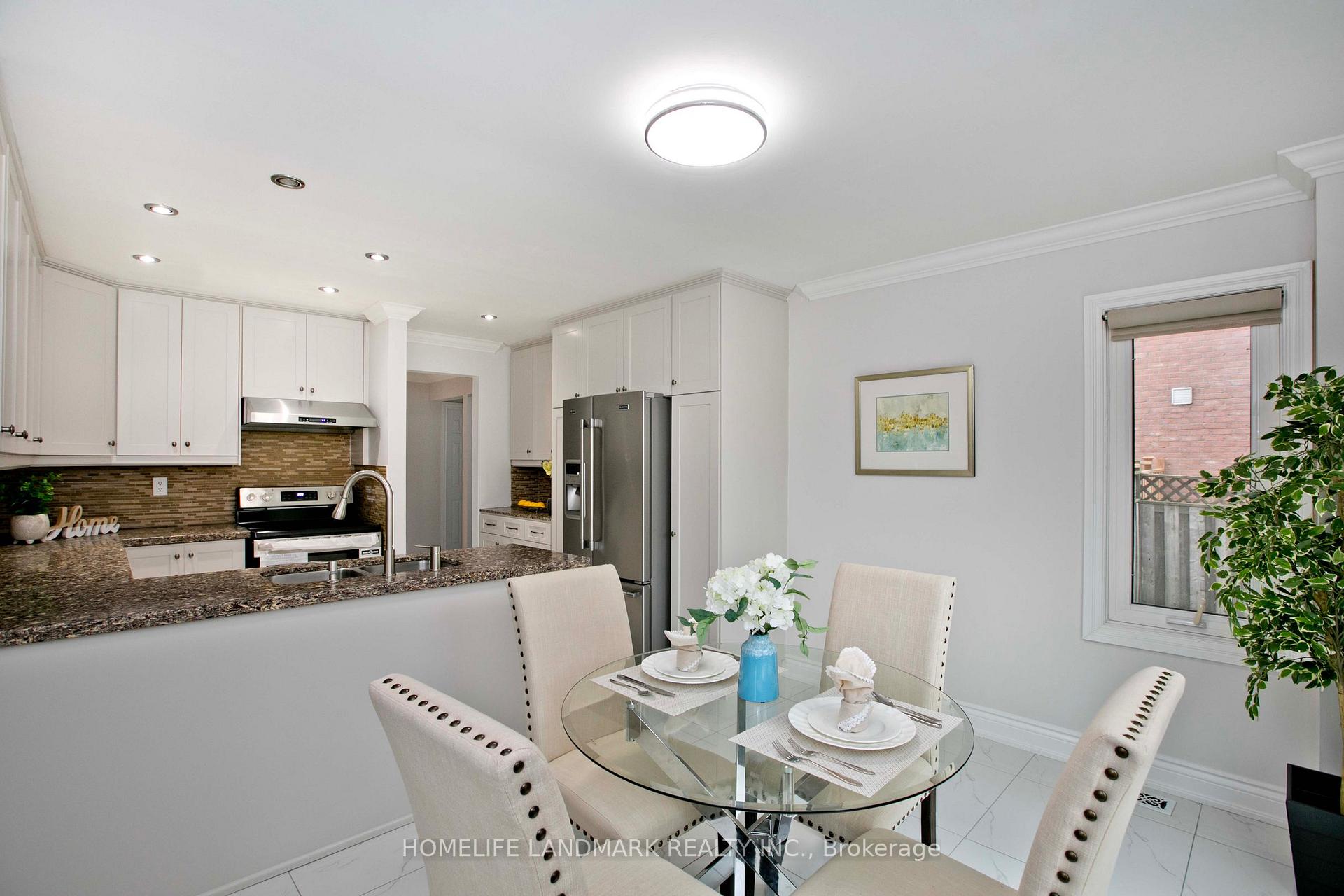 Photo 11 of 134 Cooperage Crescent, Richmond Hill, Westbrook — HOMEH