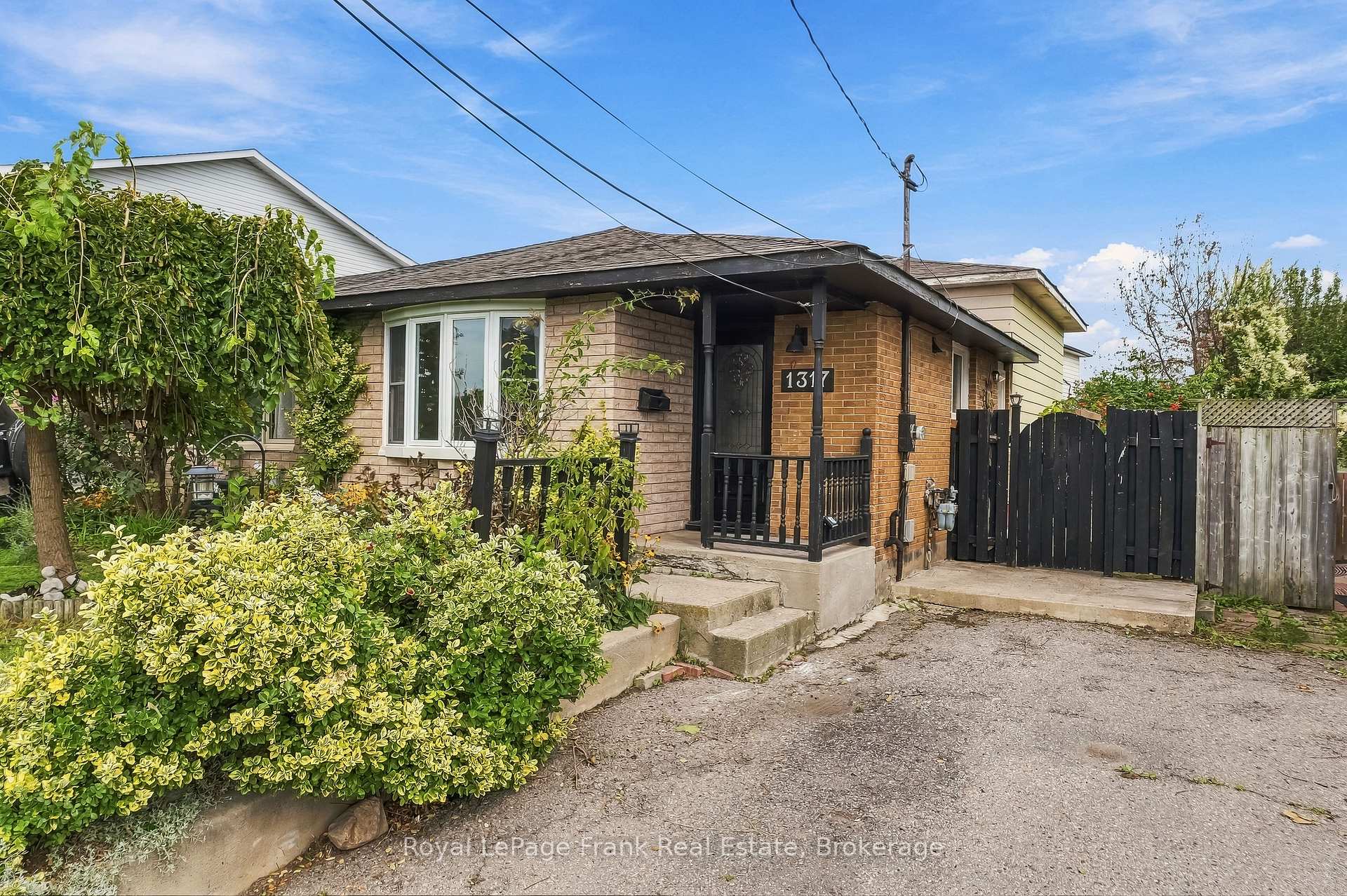 Photo 1 of 1317 Park Road S, Oshawa, Lakeview — HOMEH