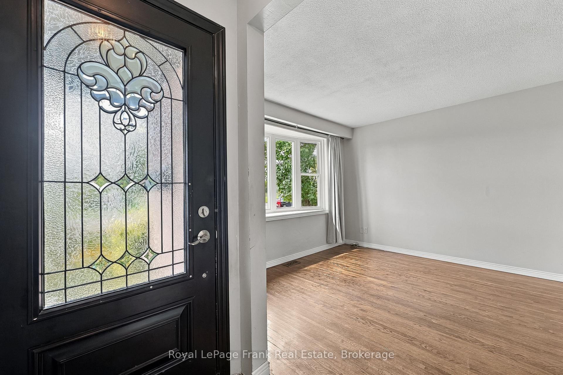 Photo 3 of 1317 Park Road S, Oshawa, Lakeview — HOMEH