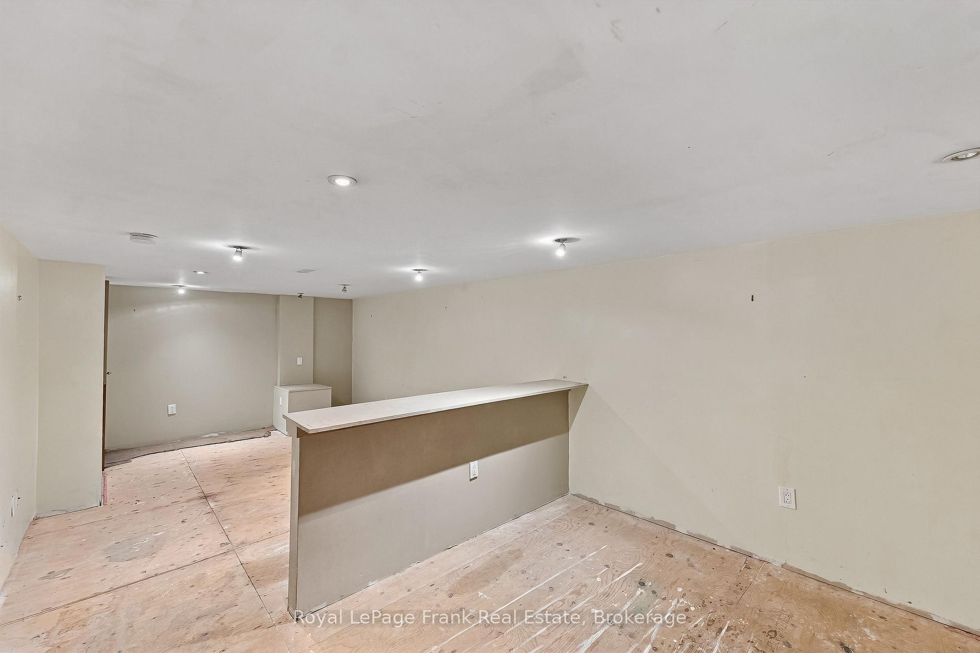 Photo 22 of 1317 Park Road S, Oshawa, Lakeview — HOMEH