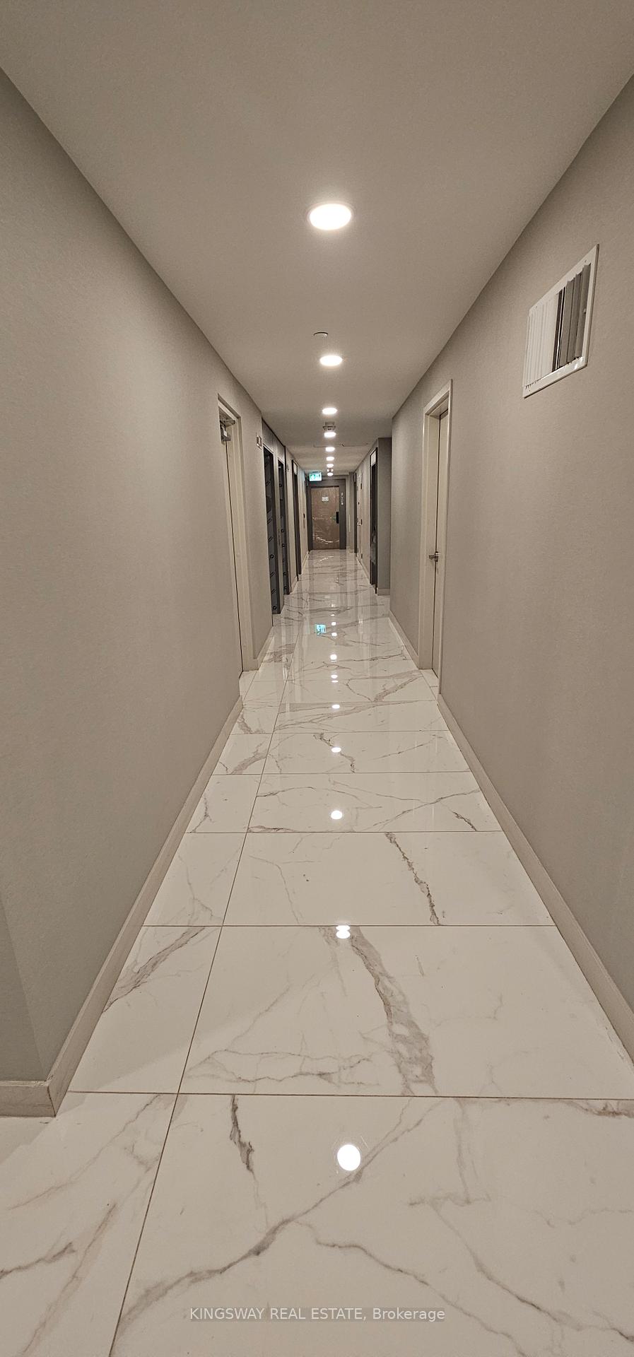 Photo 4 of Unit 405, 370 Martha Street, Burlington, Brant — HOMEH