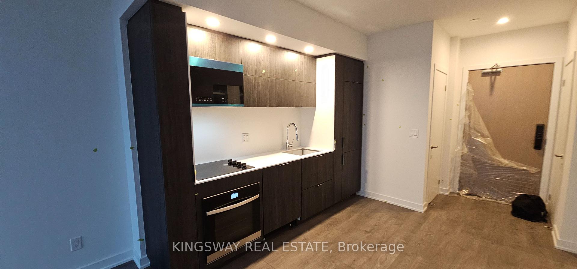 Photo 10 of Unit 405, 370 Martha Street, Burlington, Brant — HOMEH