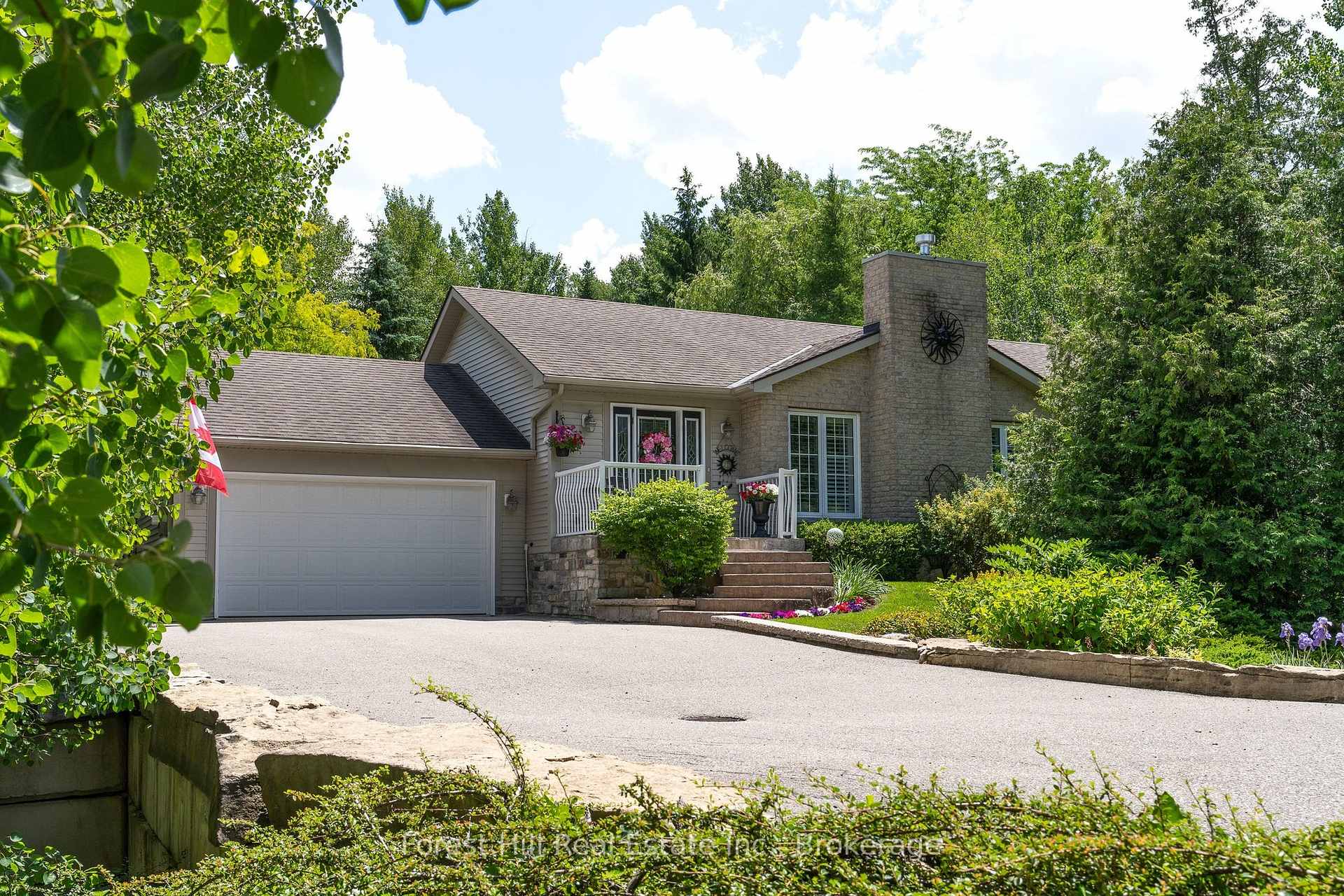 Photo 2 of 131 Aspen Way, Blue Mountains — HOMEH