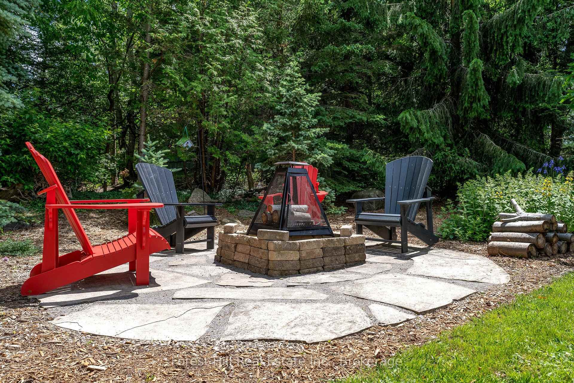 Photo 16 of 131 Aspen Way, Blue Mountains — HOMEH