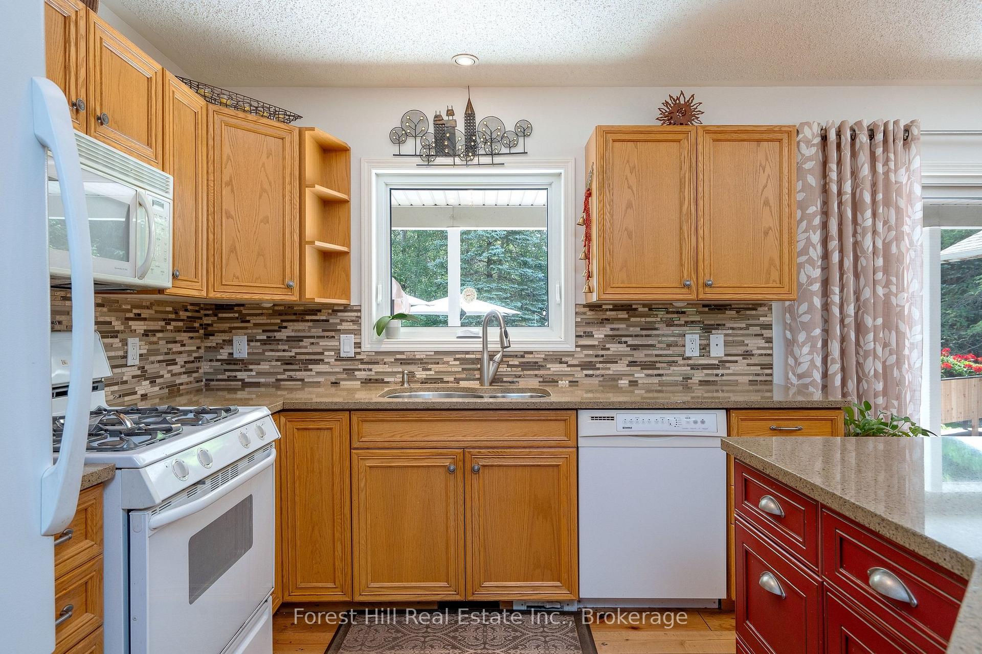 Photo 24 of 131 Aspen Way, Blue Mountains — HOMEH