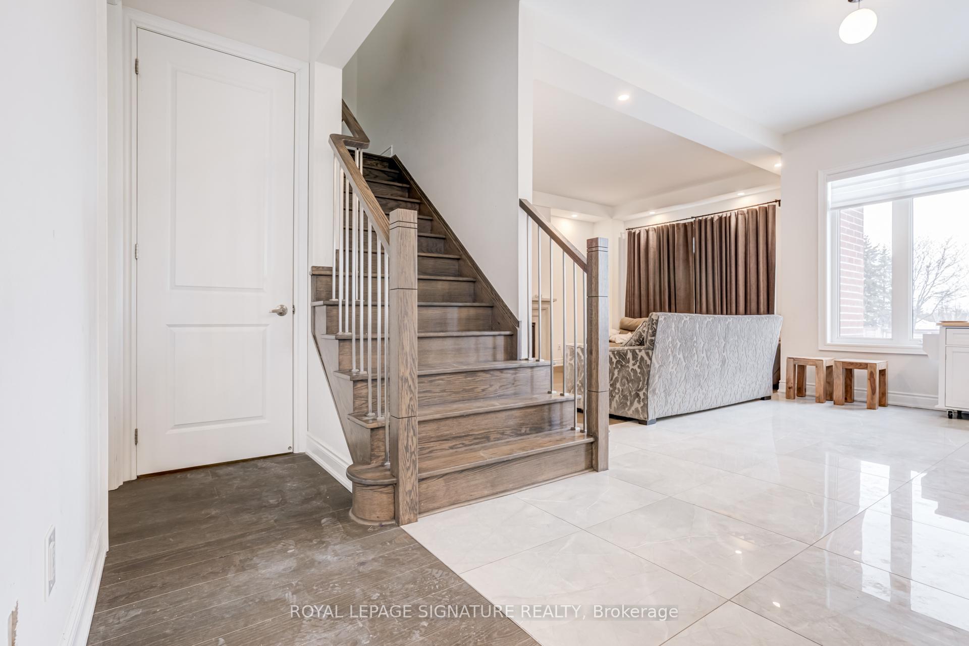 Photo 39 of 71 Maple Fields Circle, Aurora, Aurora Estates — HOMEH
