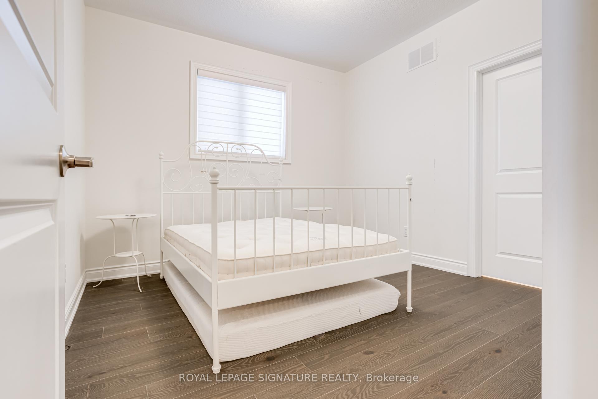 Photo 53 of 71 Maple Fields Circle, Aurora, Aurora Estates — HOMEH