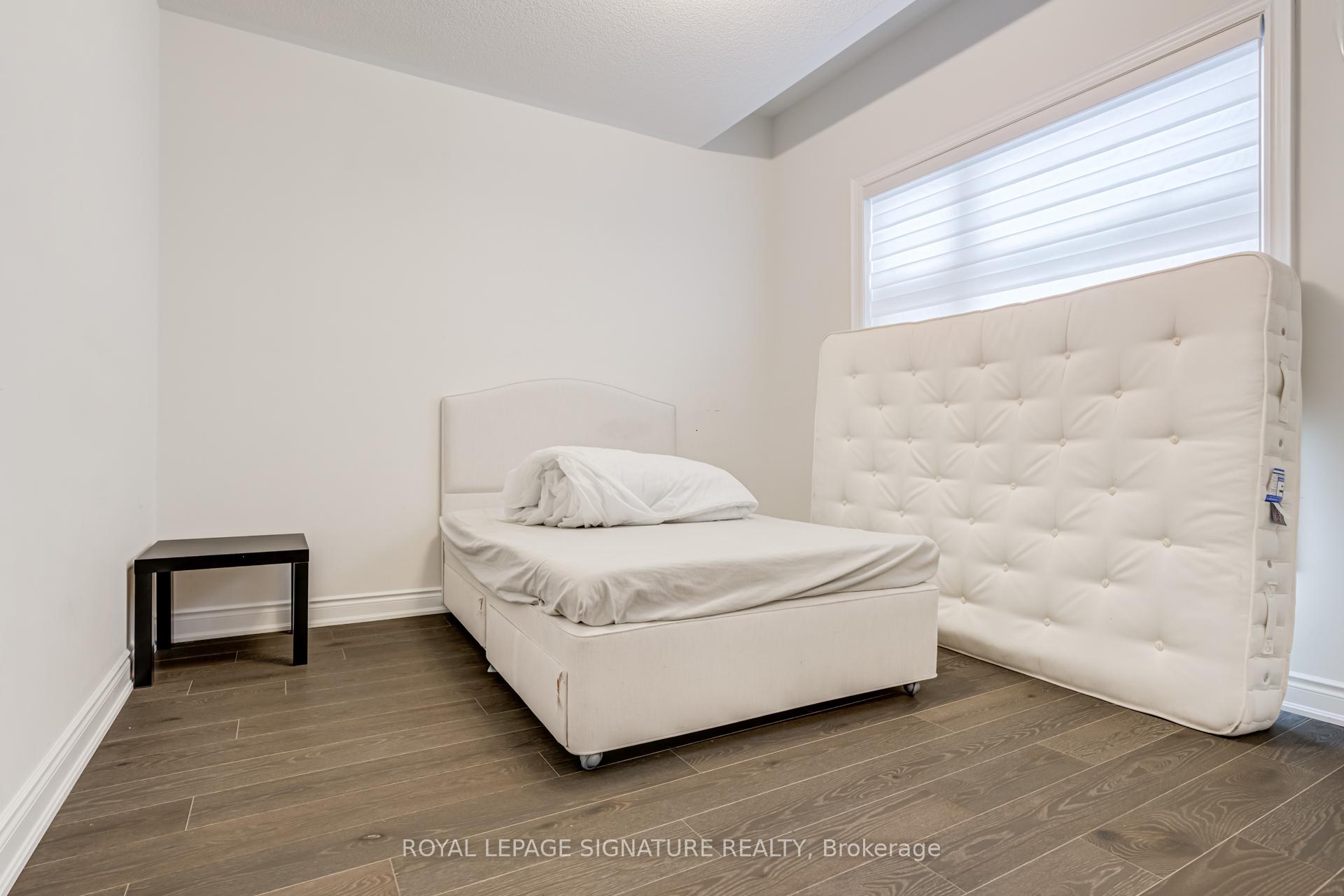 Photo 63 of 71 Maple Fields Circle, Aurora, Aurora Estates — HOMEH